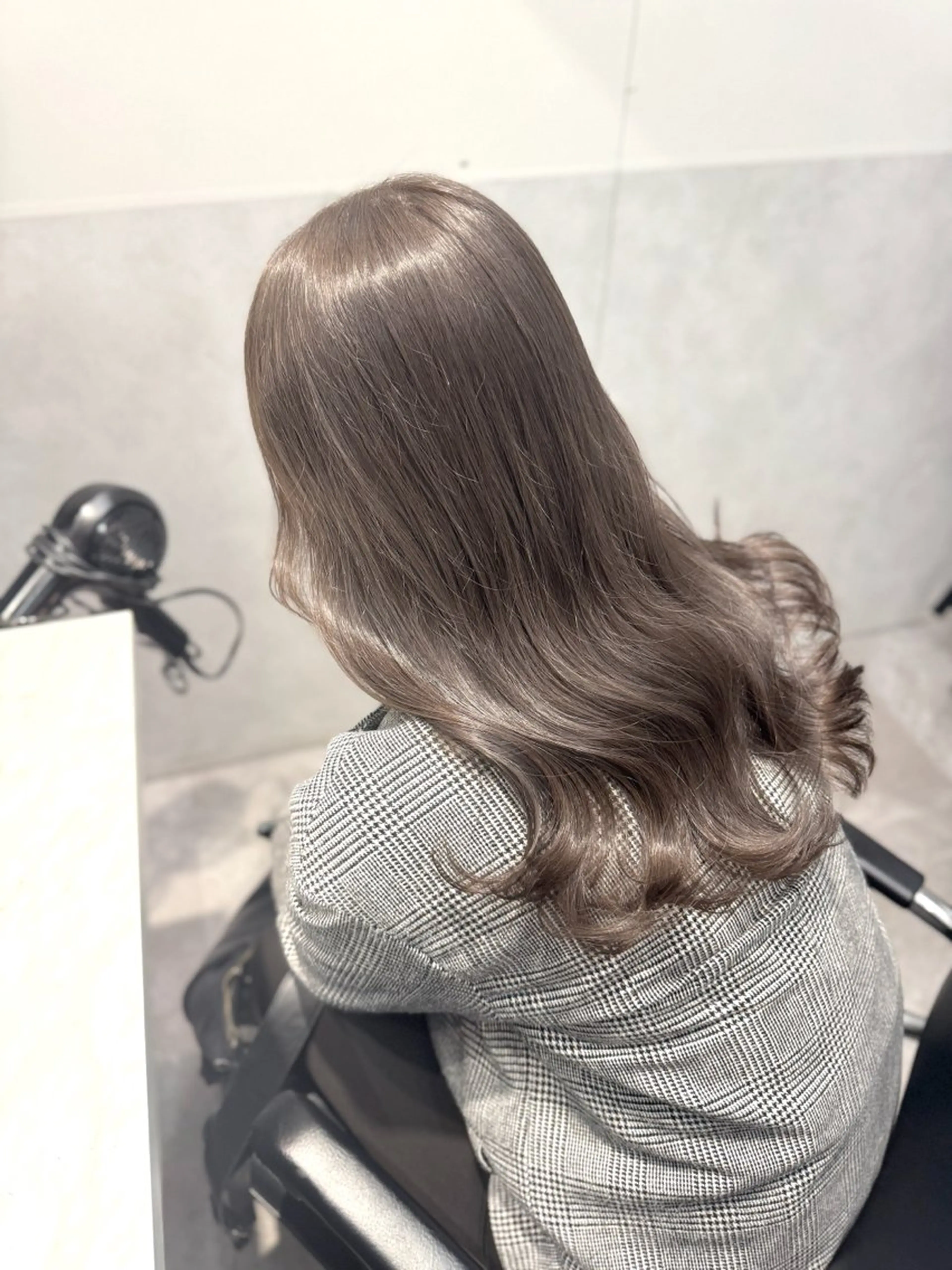 セミロング アッシュ アッシュグレー アッシュグレージュ 🌟透明感カラー 🌟松岡勇輝のヘアスタイル