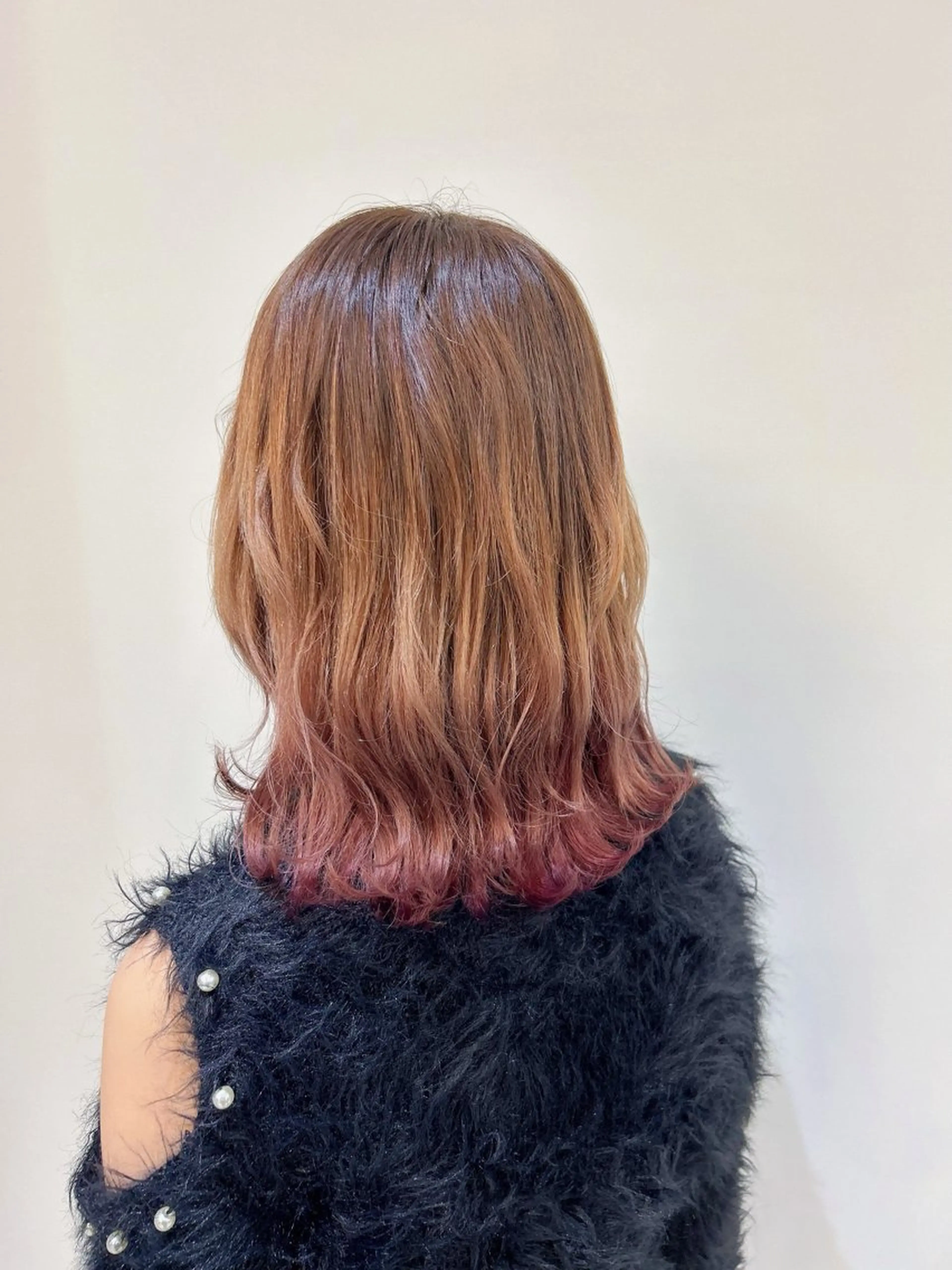 ミディアム カラー ブリーチ グラデーションカラー AIRI 🦋のヘアスタイル