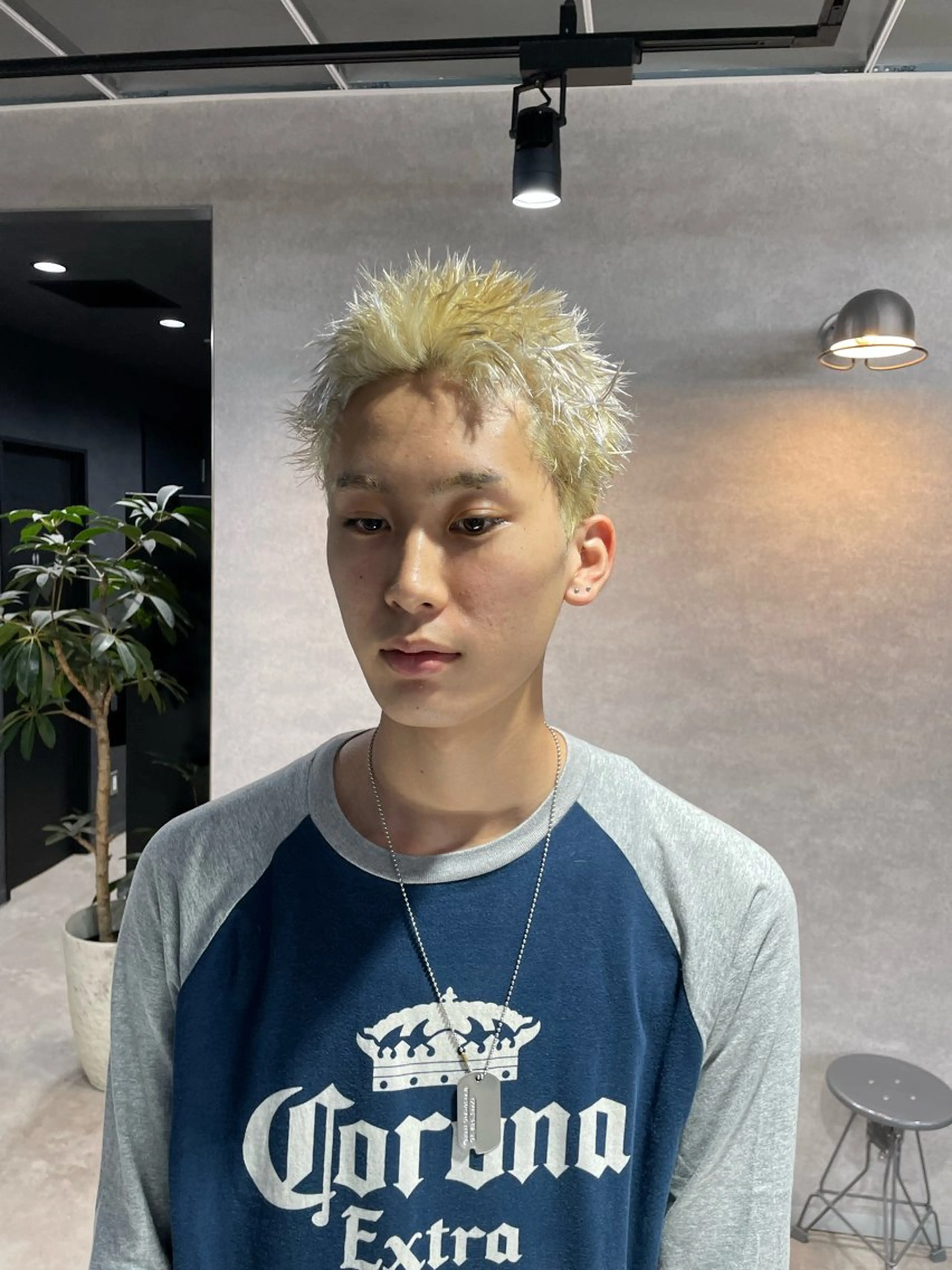 ショート カラー メンズ スパイキーショート ショートヘア カット ヘアカラー 垢抜けハイトーン☀／ 笑顔の美容師／しゅんのヘアスタイル