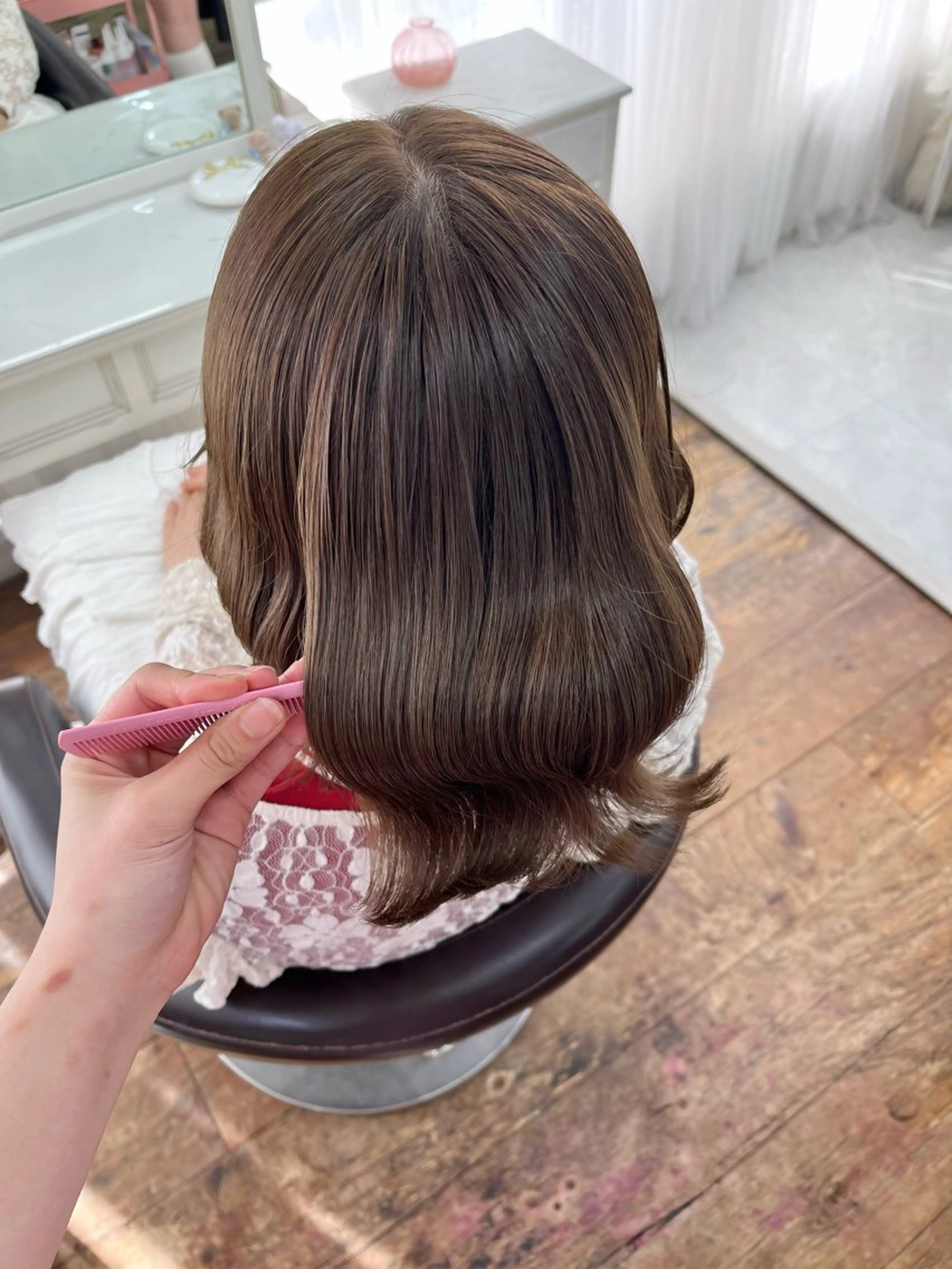 ショート カラー ベージュカラー ミルクティーベージュ ハイトーン/アレンジ かなで⊹ ࣪ ˖⟡のヘアスタイル