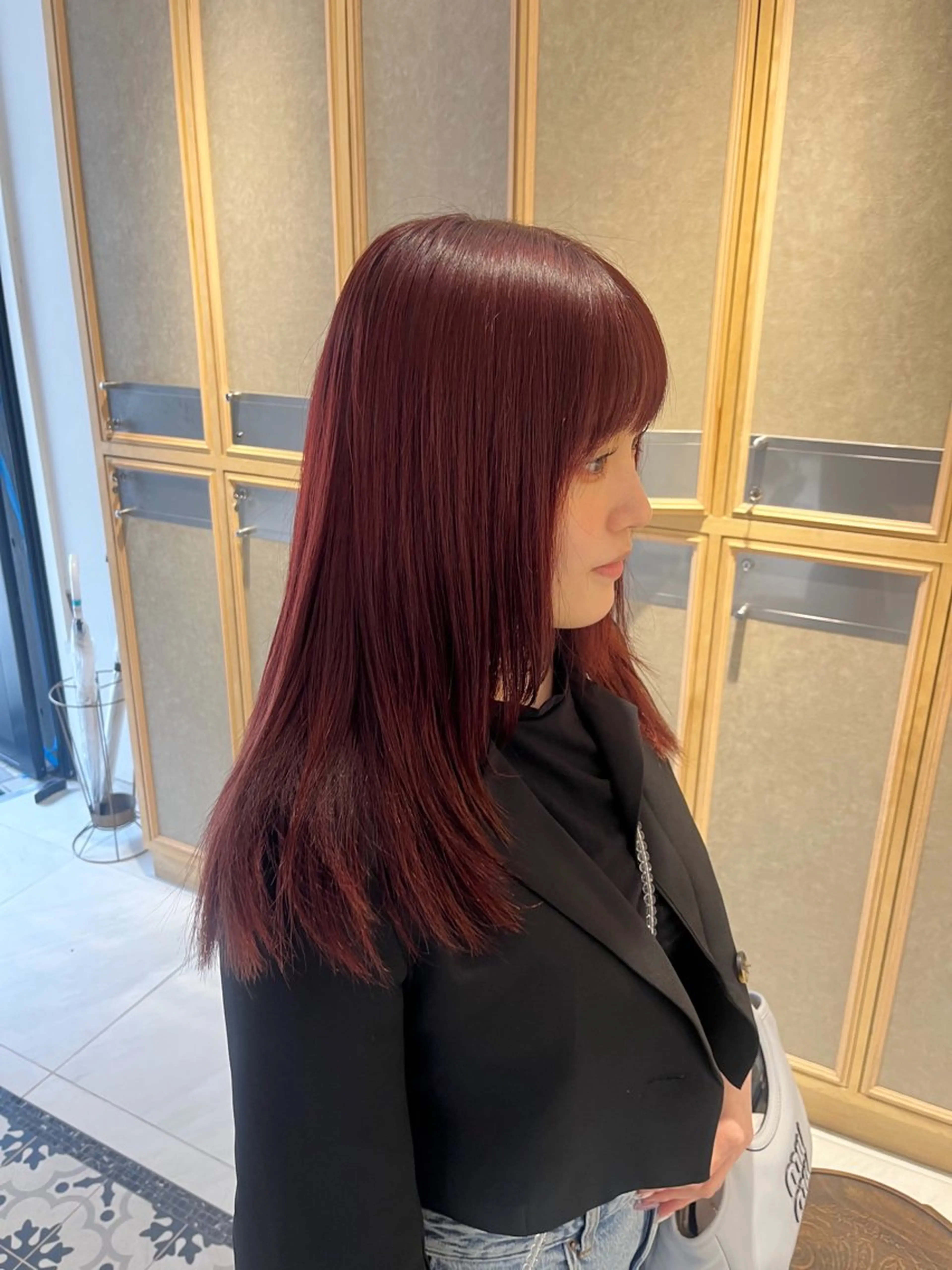 セミロング カラー ナミ🩶暗髪/暖色 ❤️/透明感/縮毛のヘアスタイル