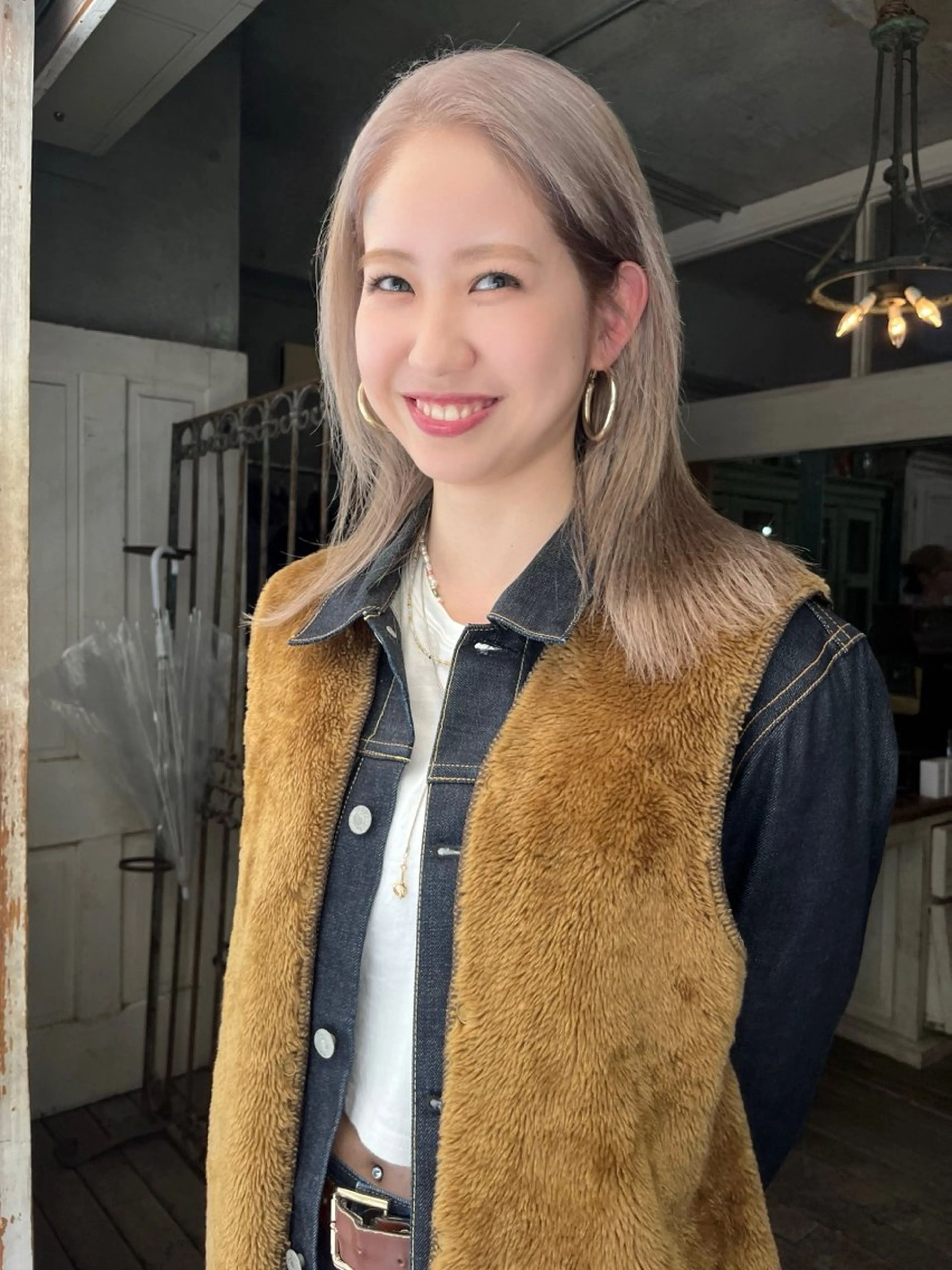 ミディアム カラー カット ヘアカラー トリートメント ハイトーン/顔まわり レイヤー/YUKAのヘアスタイル