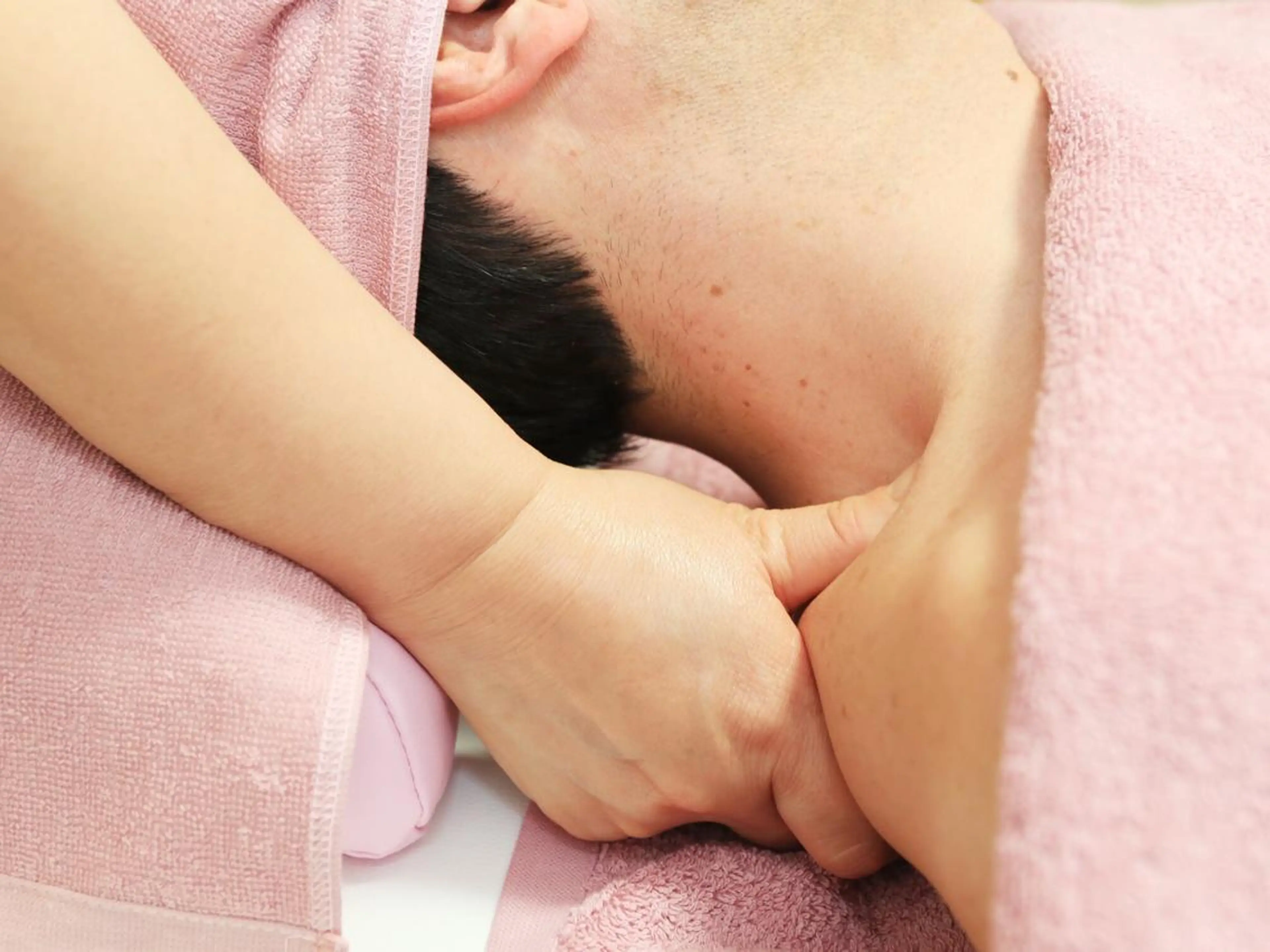 藤通り中国式足つぼ、リンパマッサージ所属・鄭 福順のエステ・リラクイメージ