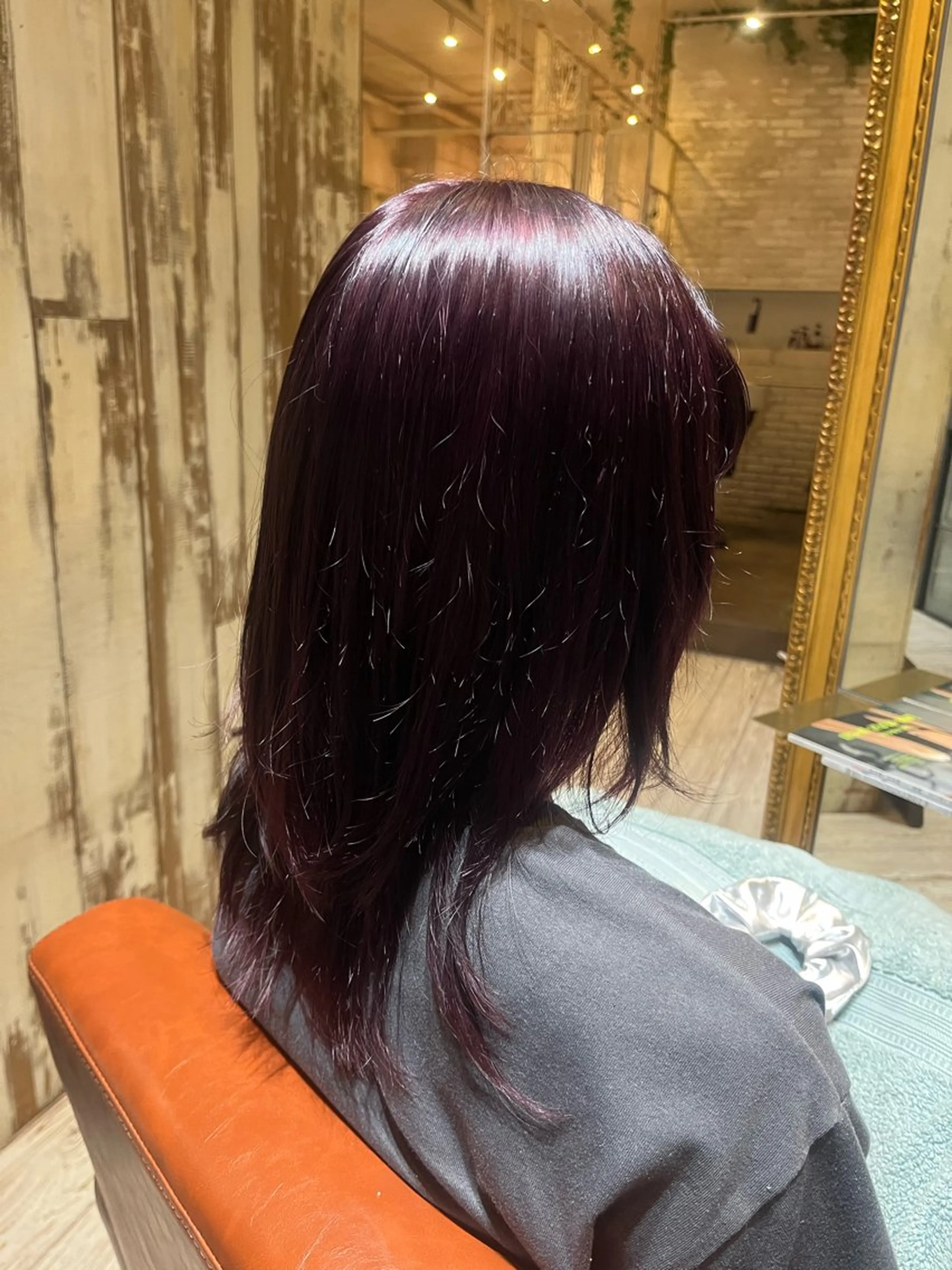 カラー カシス レッドカラー 美濃 咲穂のヘアスタイル