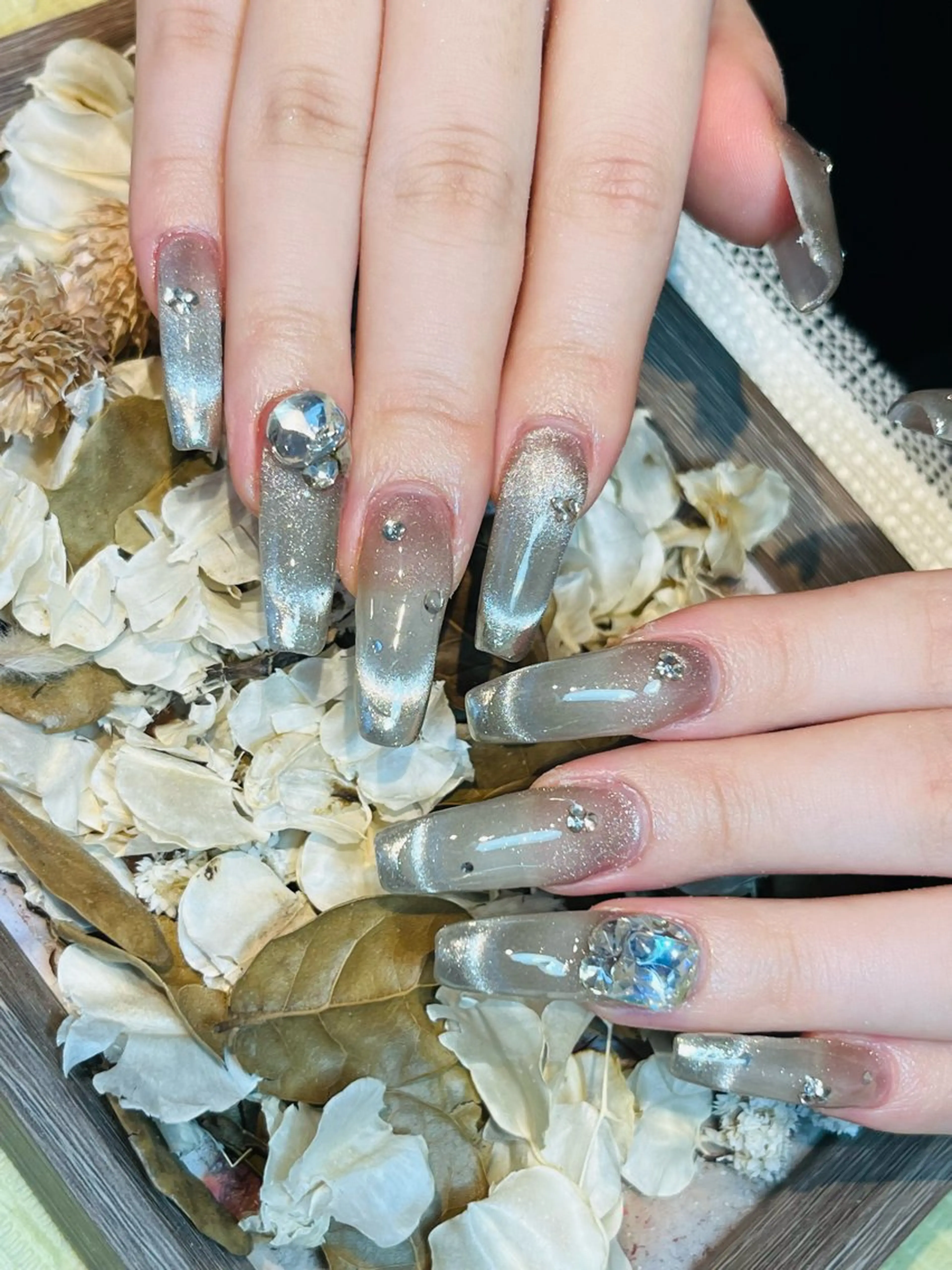 ネイル Brodia nailsのネイルデザイン