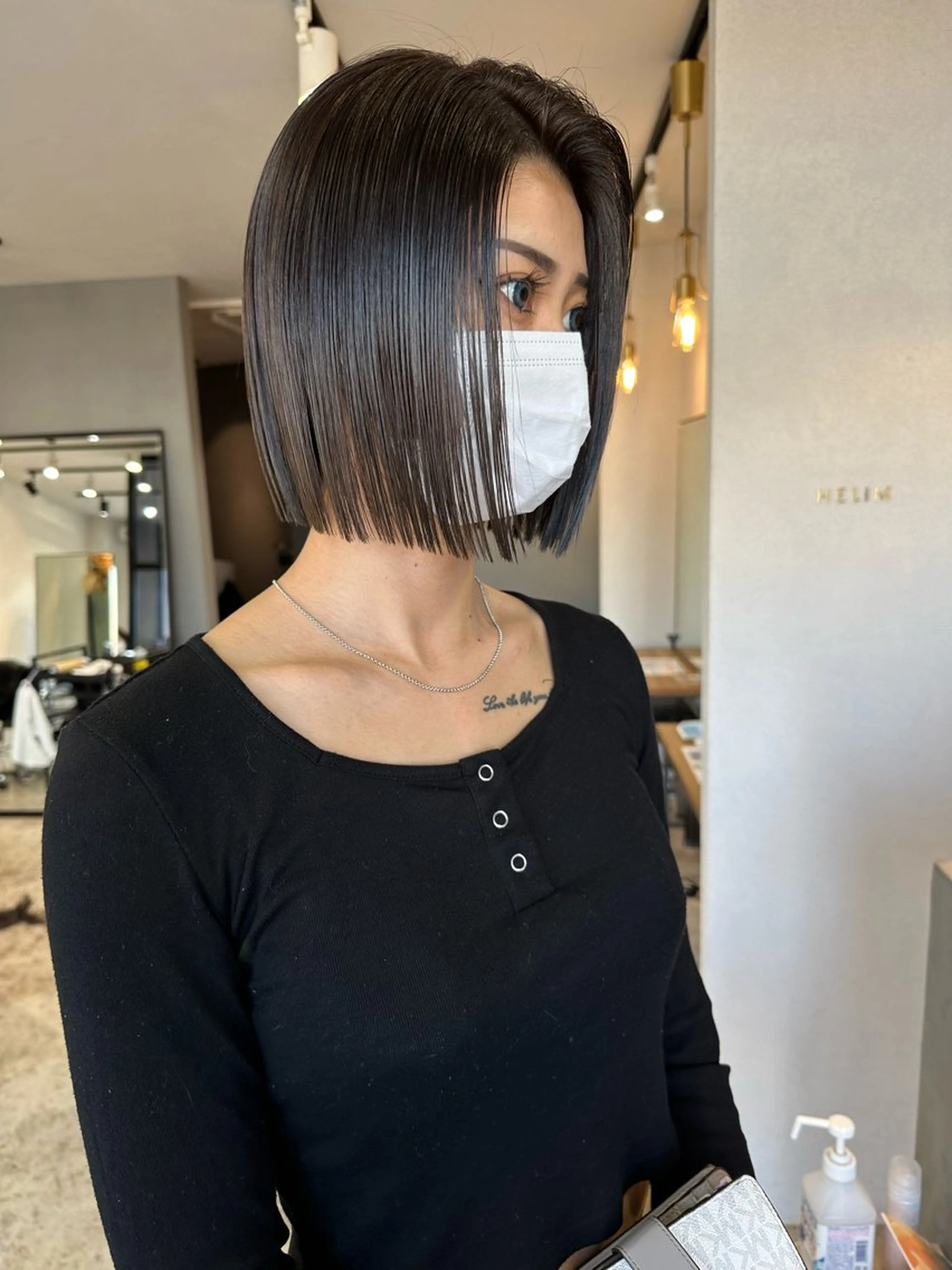 ミディアム ボブ カット ヘアカラー トリートメント YURIK Aのヘアスタイル