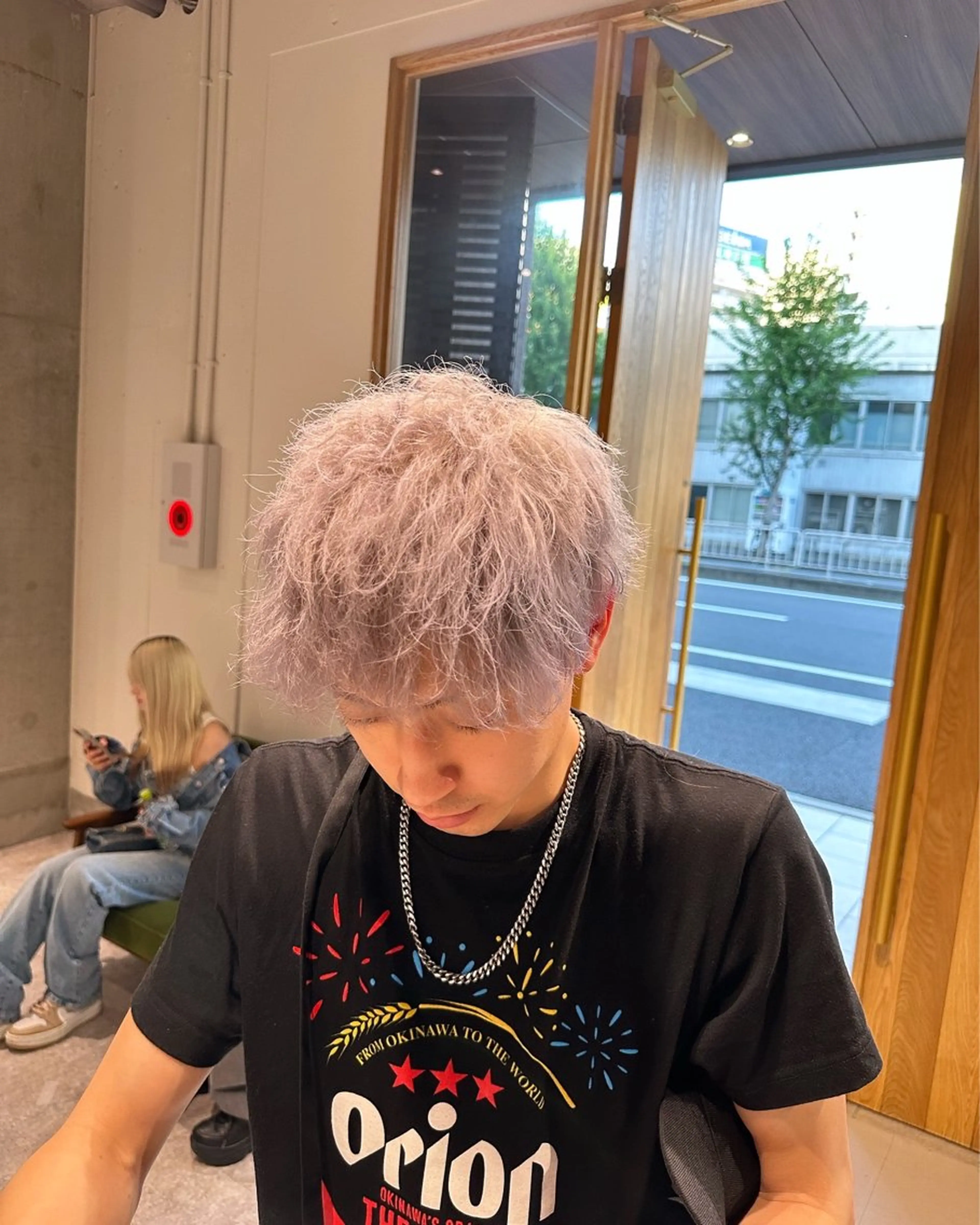 ショート カラー メンズ メンズブリーチ メンズハイトーン ブリーチ ハイトーンカラー MONIQA所属・🐲RYUKI メンズブリーチのヘアスタイル