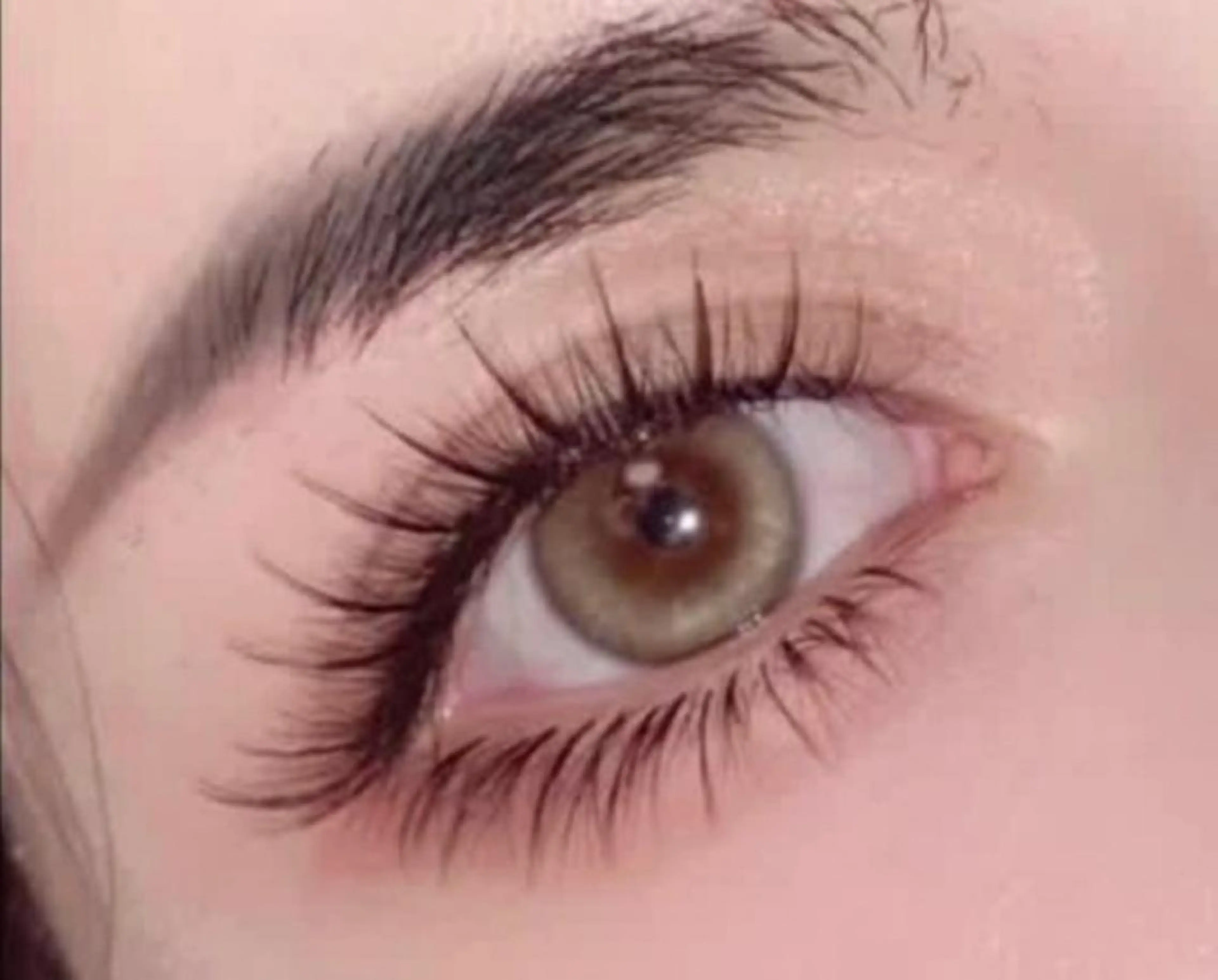 マツエク・マツパ ワンホンマツエク NaTuRaL eyelash齋藤の眉毛・アイブロウイメージ