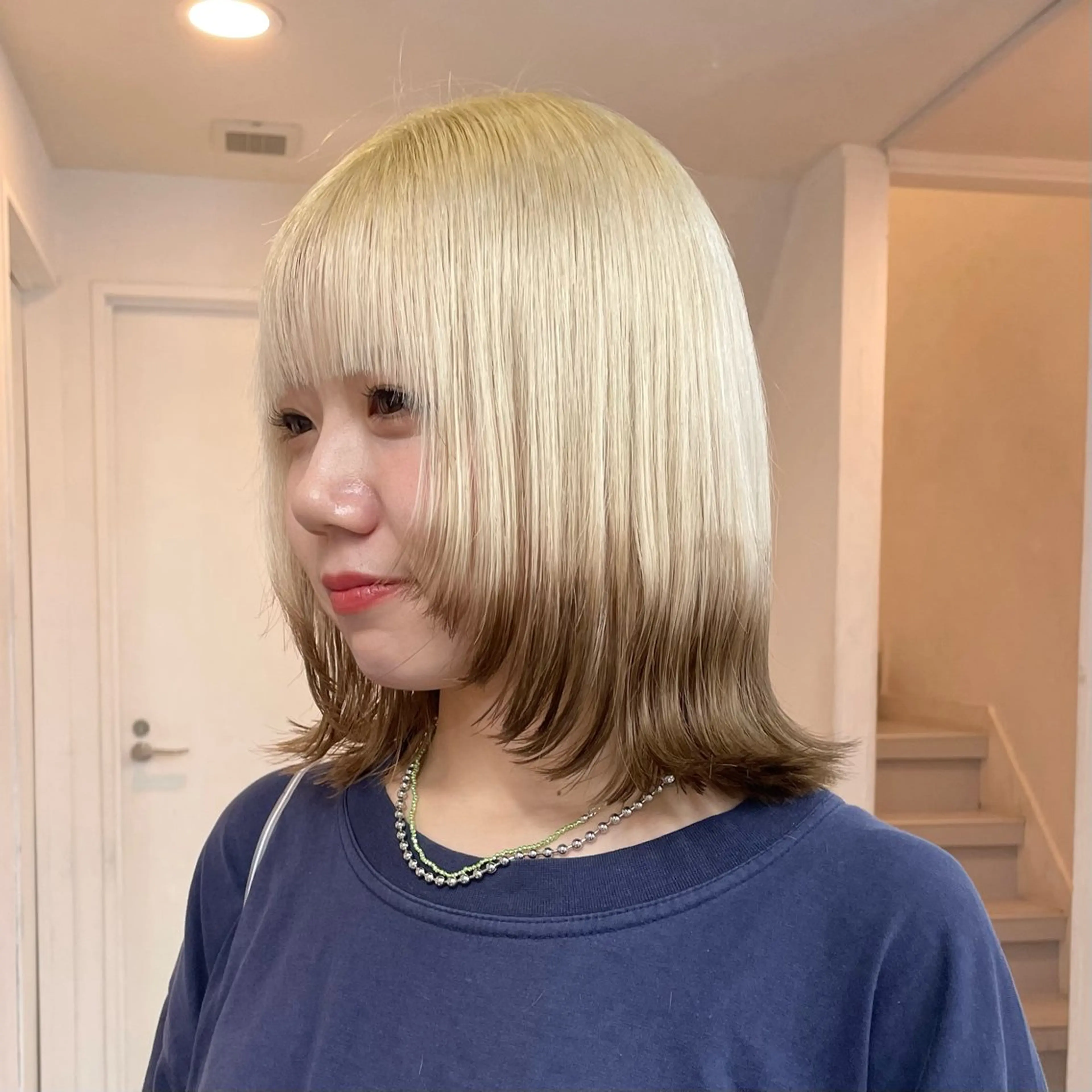 ミディアム カラー ブロンド ホワイトブロンド ボブ カット ヘアカラー トリートメント ヘアセット ブロンド・ハイトーン ／遠藤将太のヘアスタイル