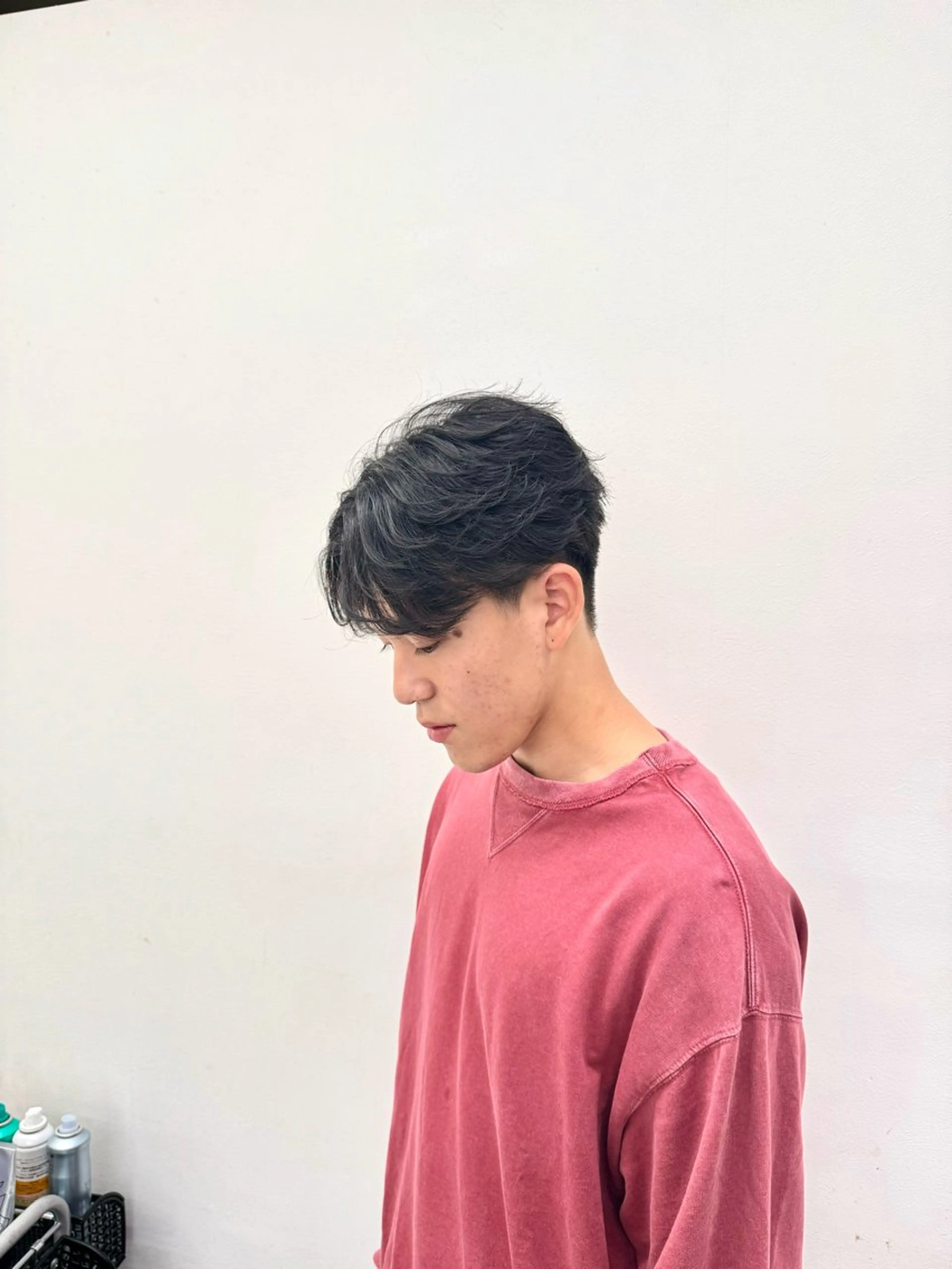 ミディアム パーマ ヘアアレンジ メンズ ミディアムパーマ フェザーパーマ メンズパーマ 艶カラー の達人のヘアスタイル