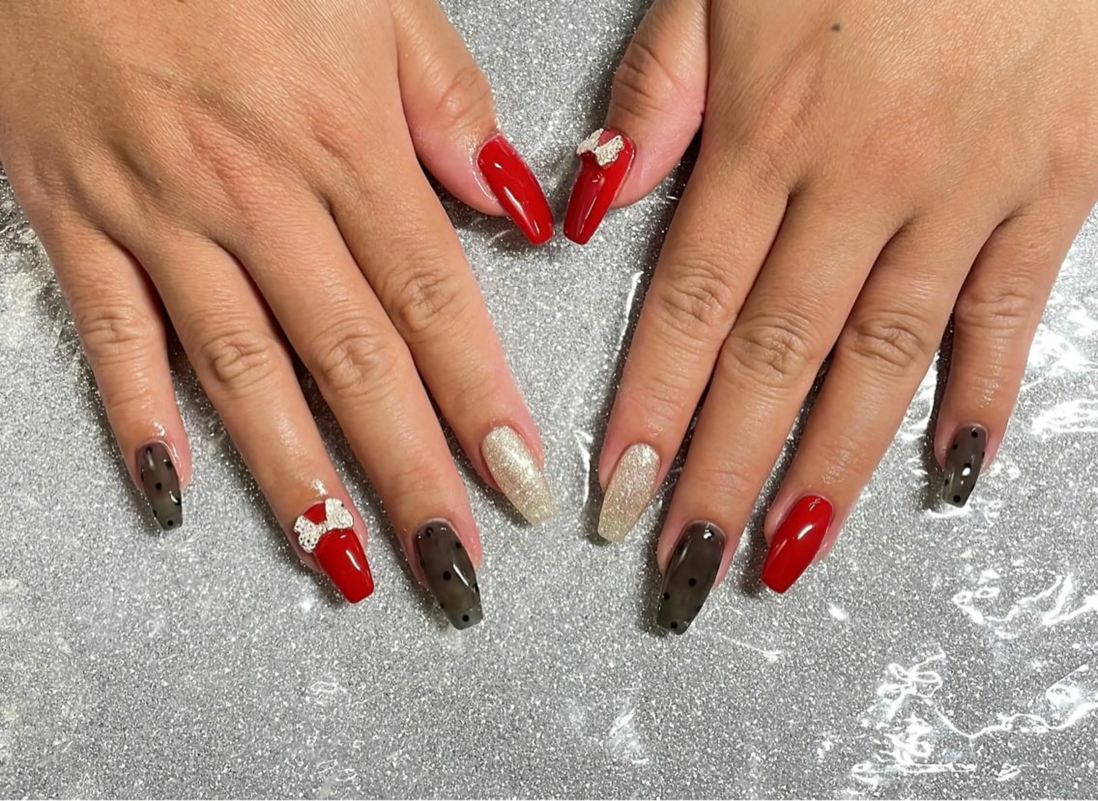 ネイル ハンドネイル VIERU 🌈🎀💖のネイルデザイン