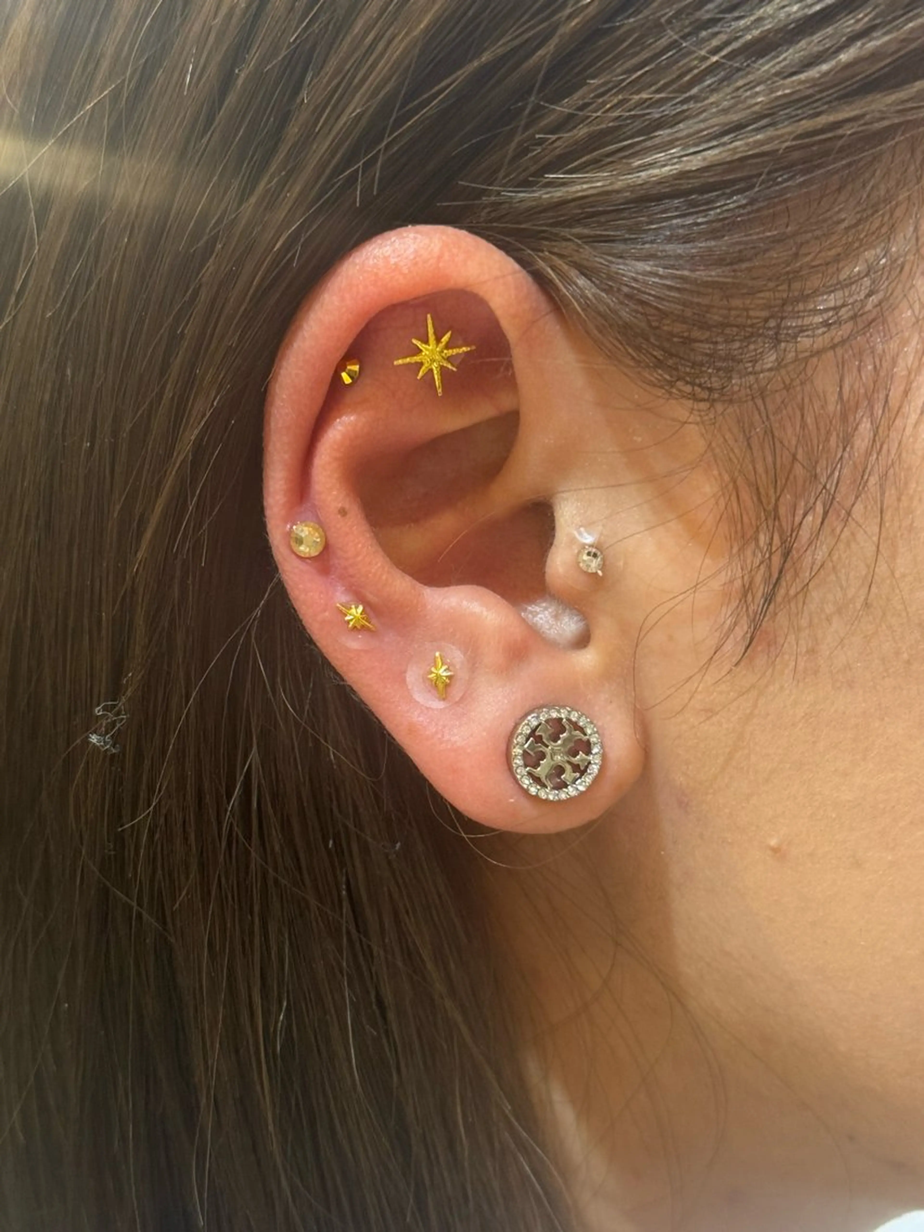 💎今話題の耳ツボジュエリー付き💎カット+TOKYOトリートメント+耳ツボジュエリーの写真