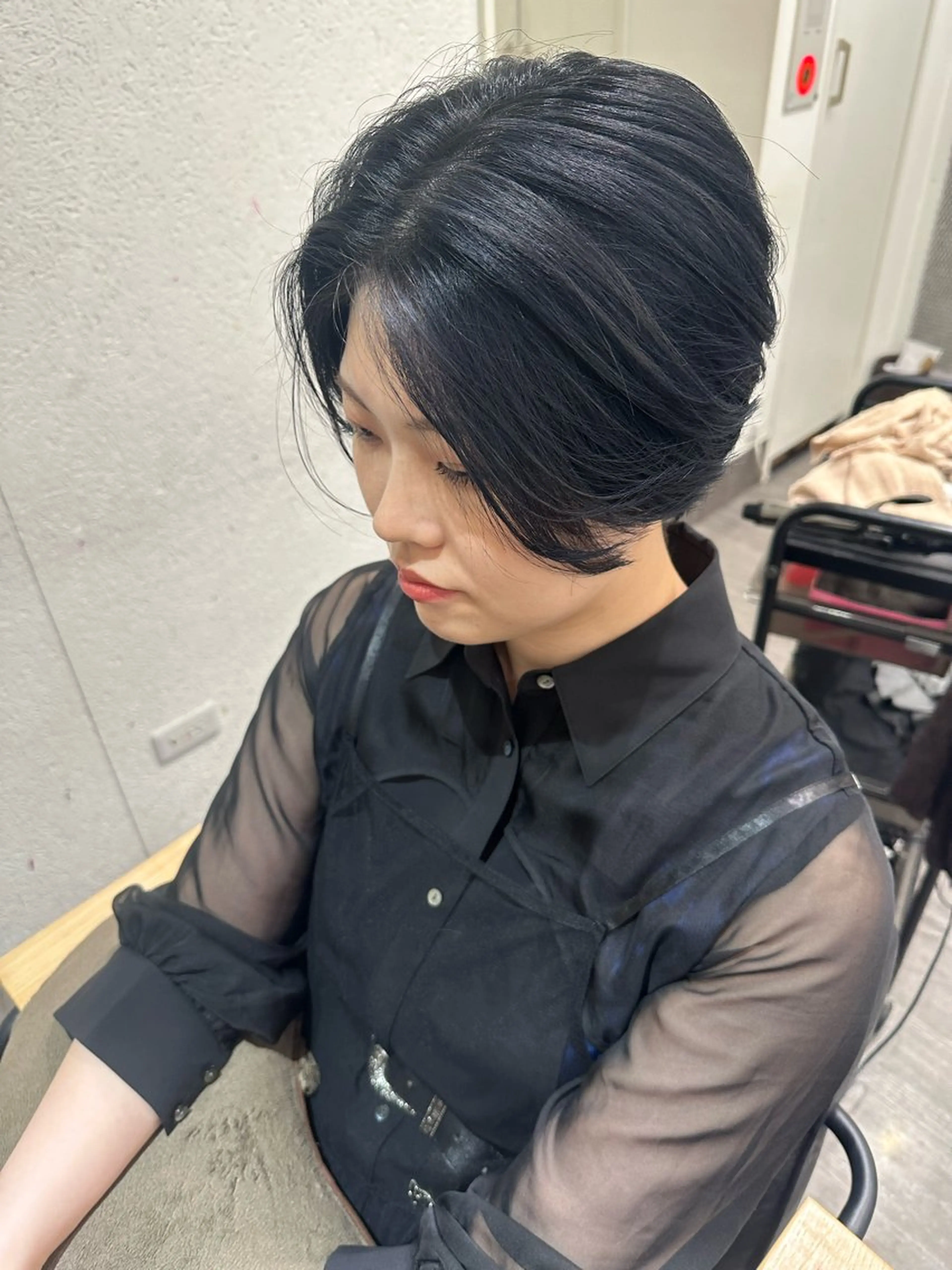 ショート カラー ブルーカラー ネイビーカラー 艶髪レイヤー上田 紗也🇰🇷💗のヘアスタイル