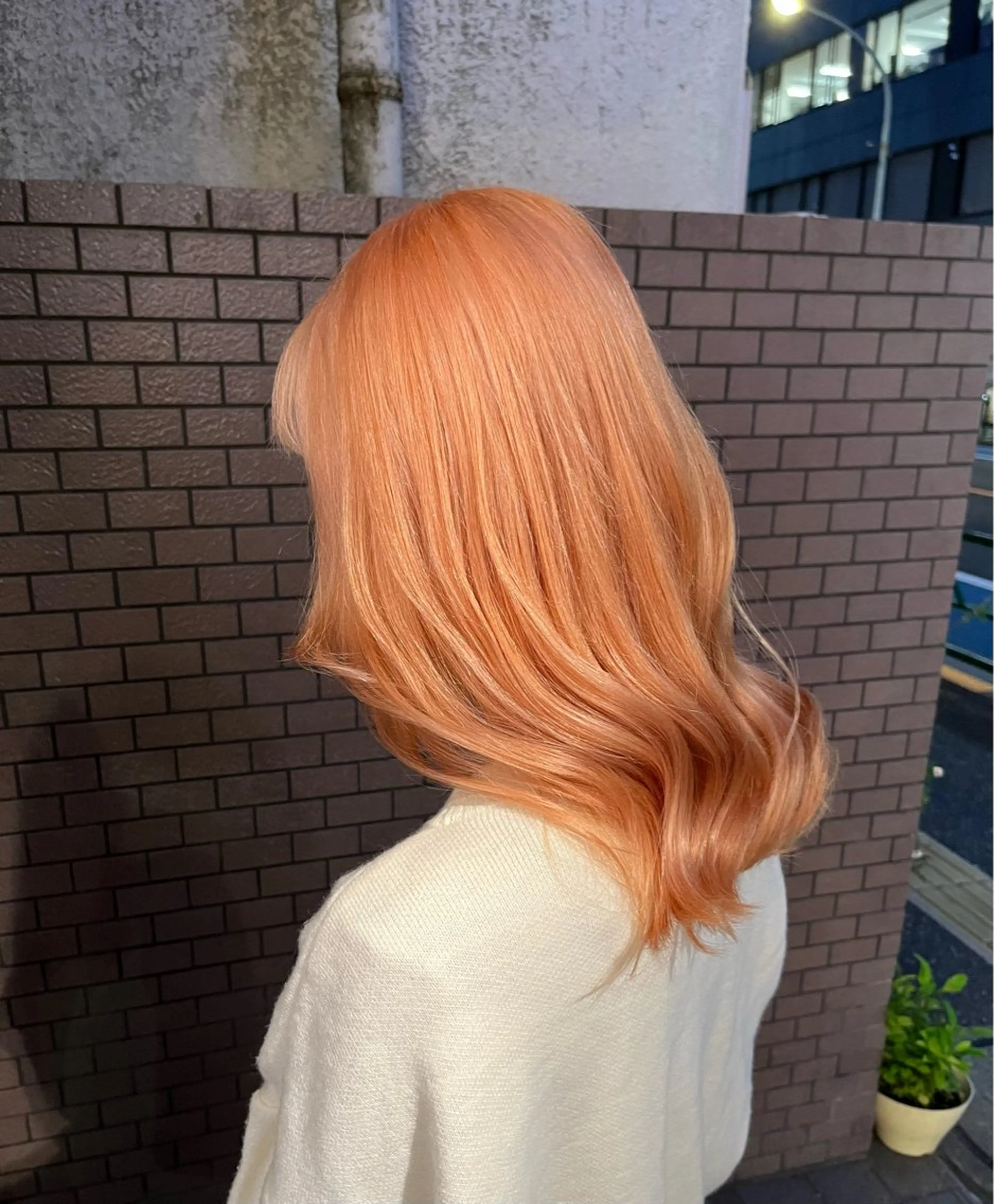 セミロング カラー ベージュカラー オレンジ オレンジベージュ ヘアカラー トリートメント 艶髪/ハイトーン/ ヘアセット/モエノのヘアスタイル