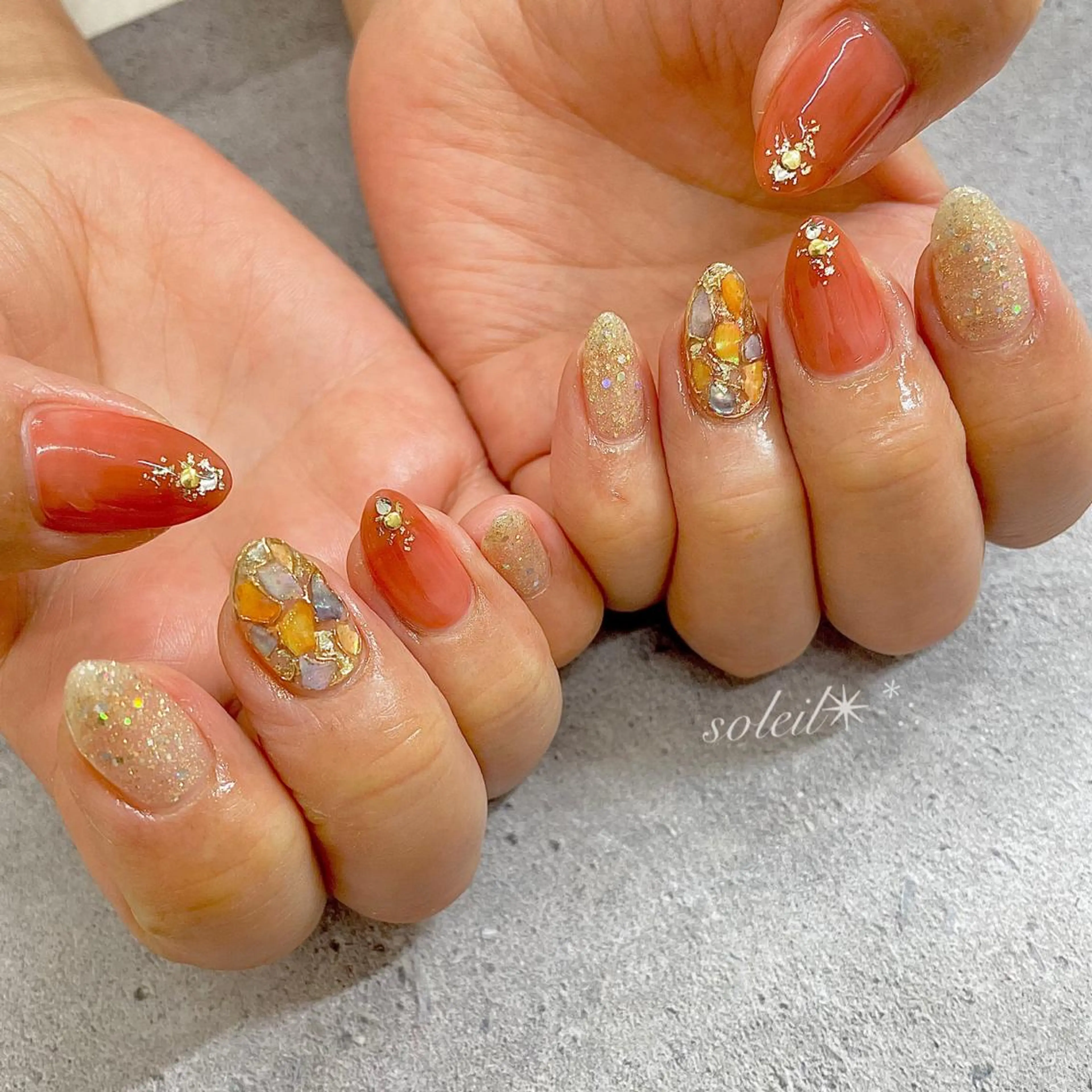 ネイル クリアネイル フラッシュネイル ジェルネイル ラメ(グリッター) 大理石ネイル(マーブル) 粟津 美紀のネイルデザイン