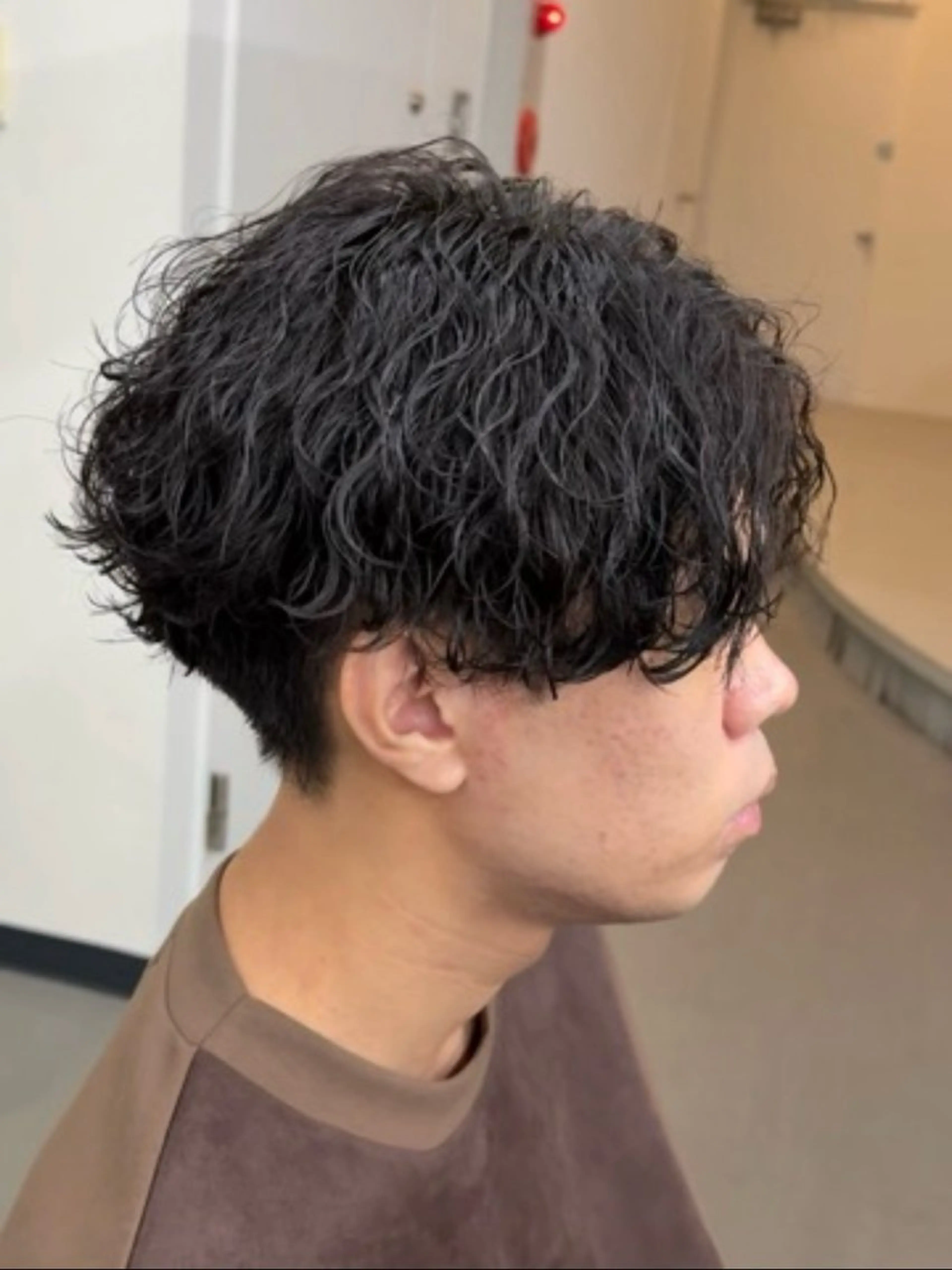 ショート パーマ メンズ メンズパーマ 波巻きパーマ 渋谷／ブリーチ／ カラーモデル／はるとのヘアスタイル