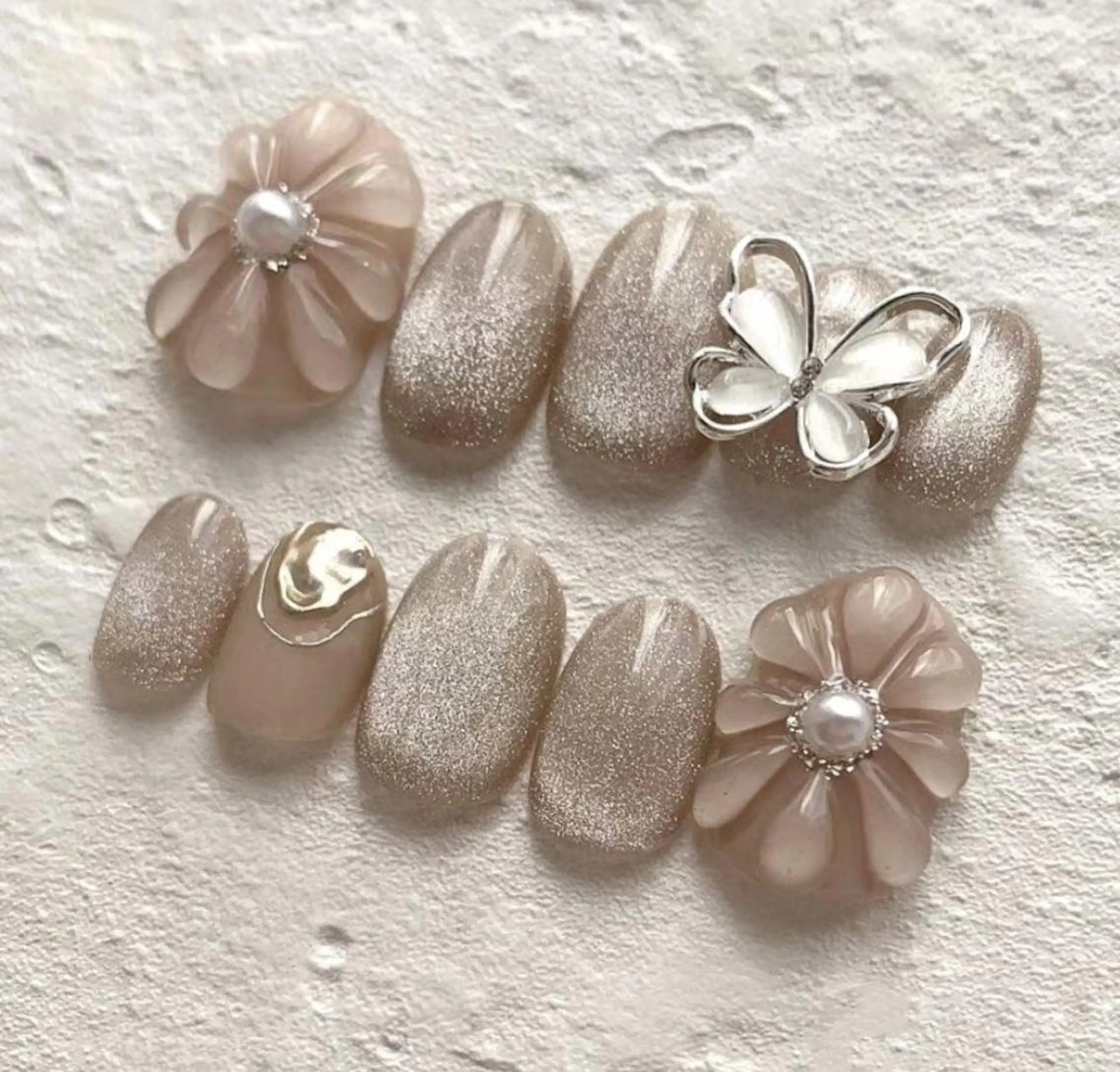 ネイル グラデーション キラキラネイル シンプルネイル ブライダルネイル AB マツエクネイルサロンのネイルデザイン