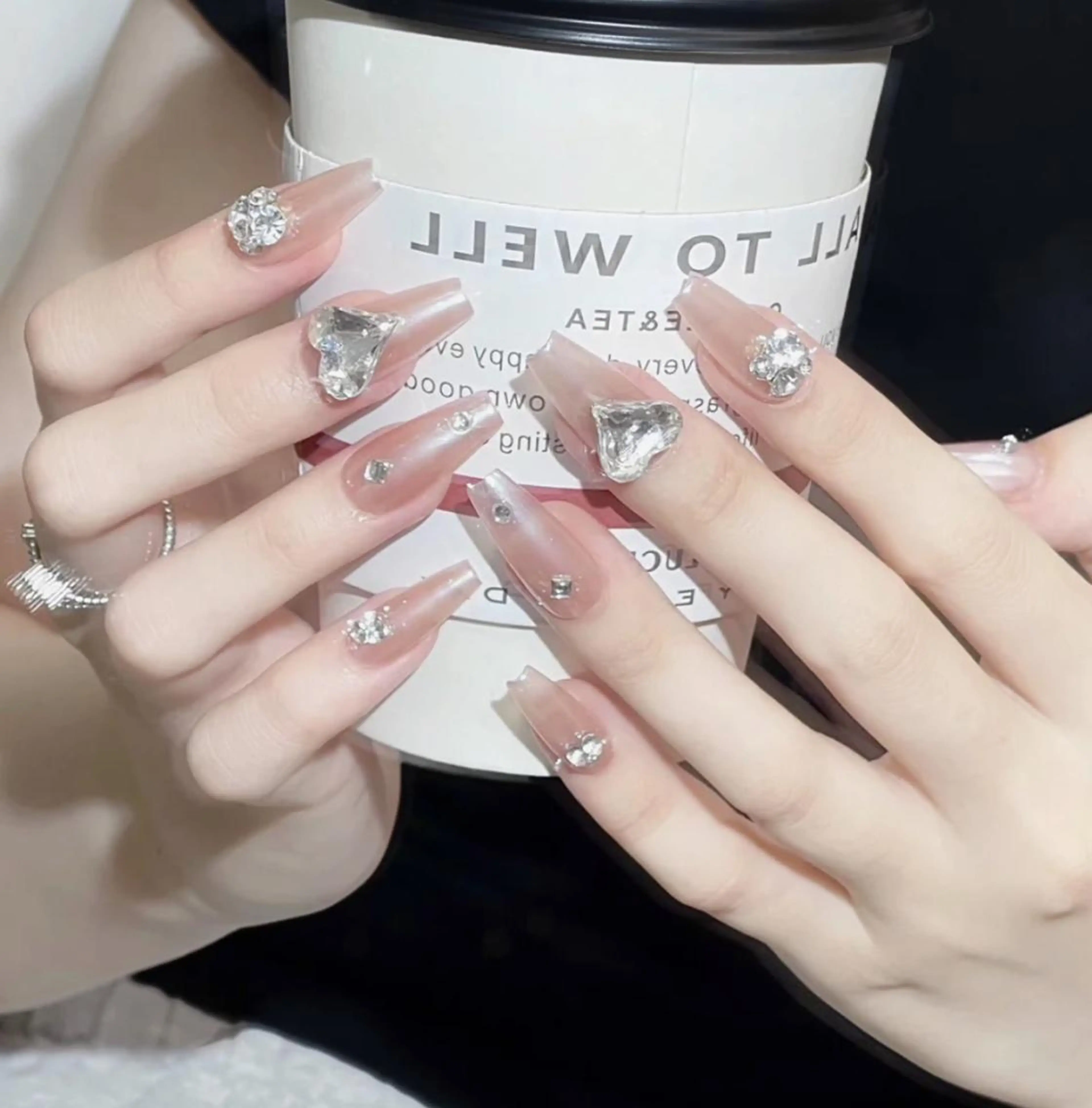 ネイル アートネイル 長さ出し ネイルチップ Queens momoのネイルデザイン