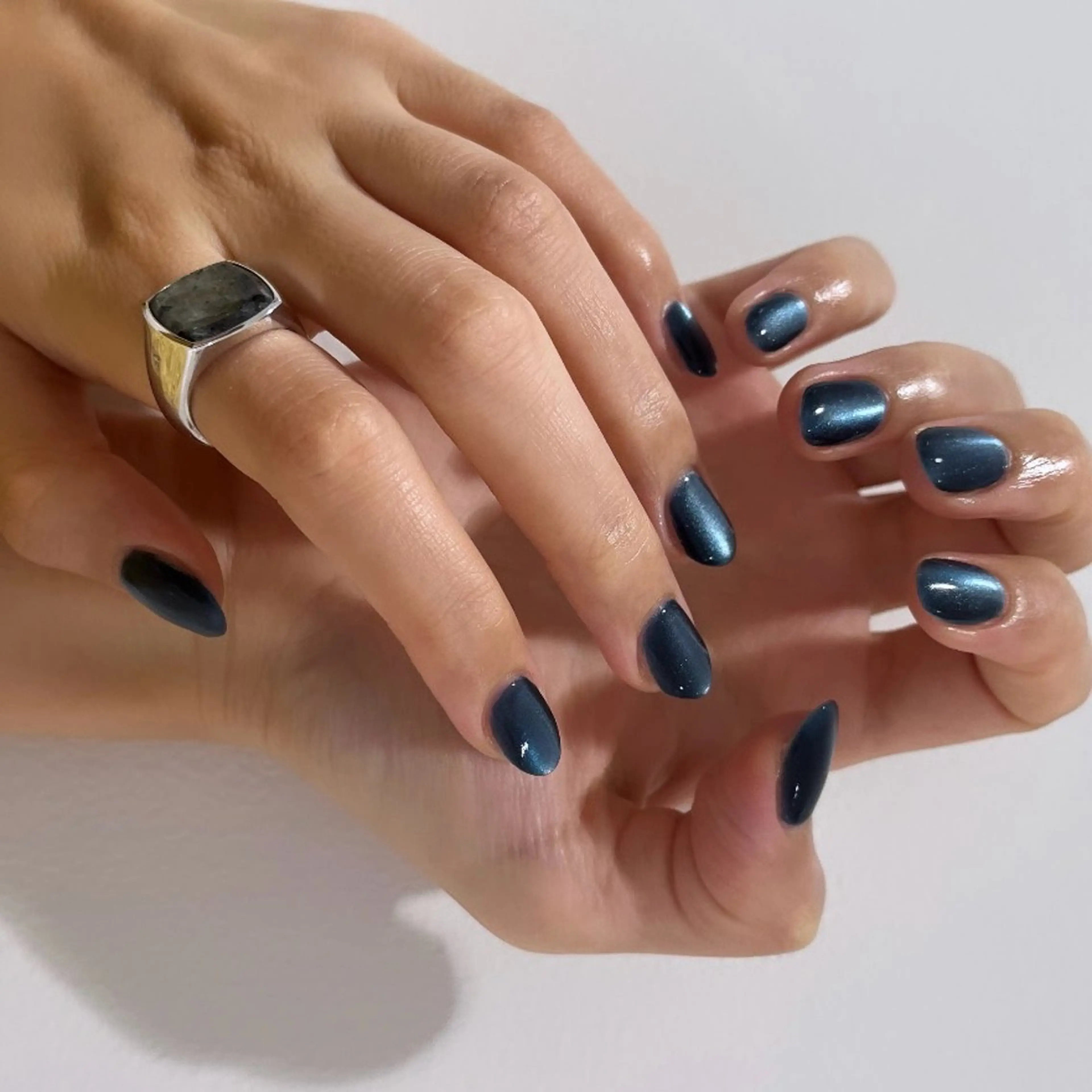 ネイル mano+所属・砂田 はるかのネイルデザイン