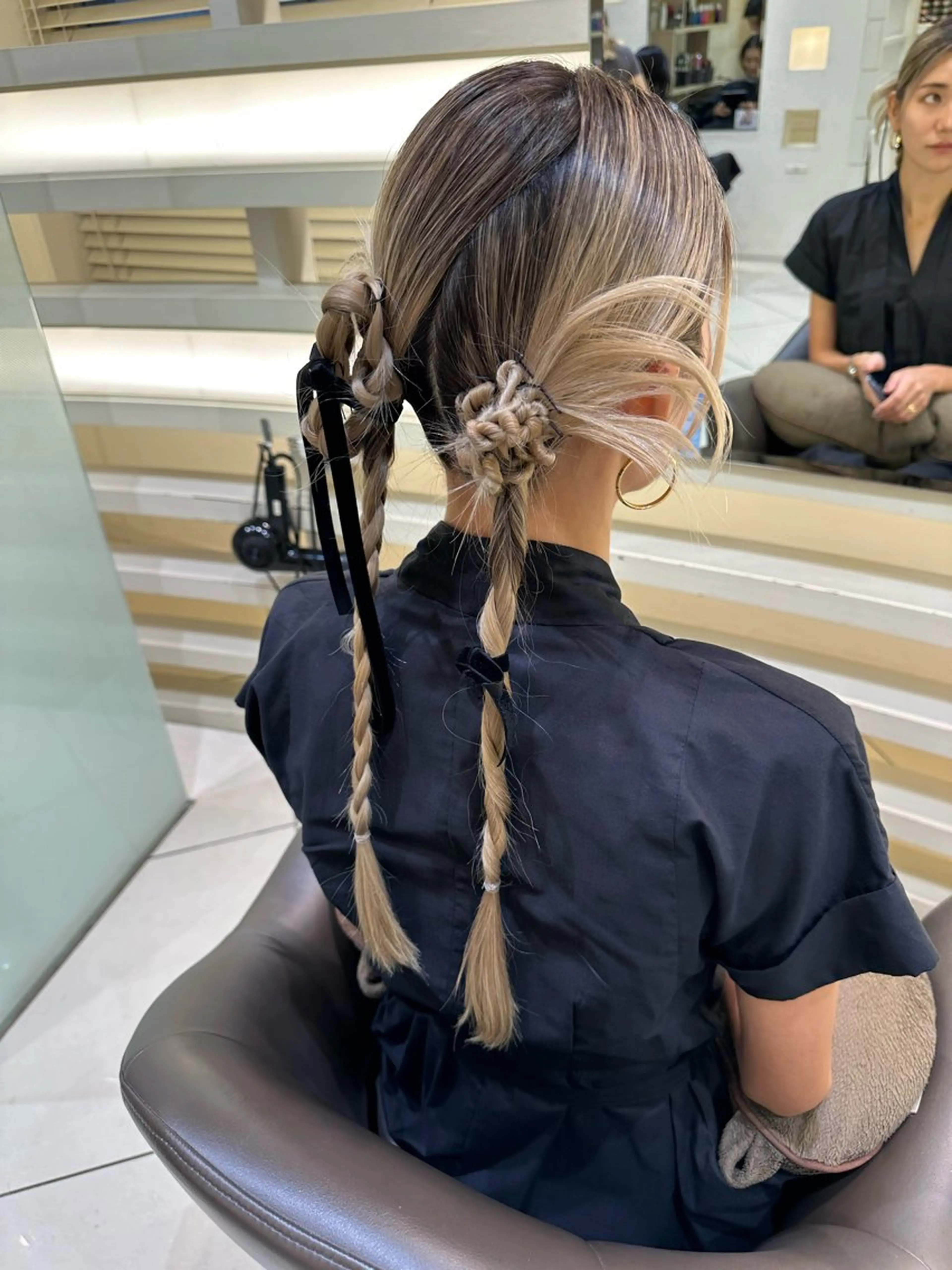 ロング カラー ヘアアレンジ タイトボブ個性派カラ ーAKANEのヘアスタイル