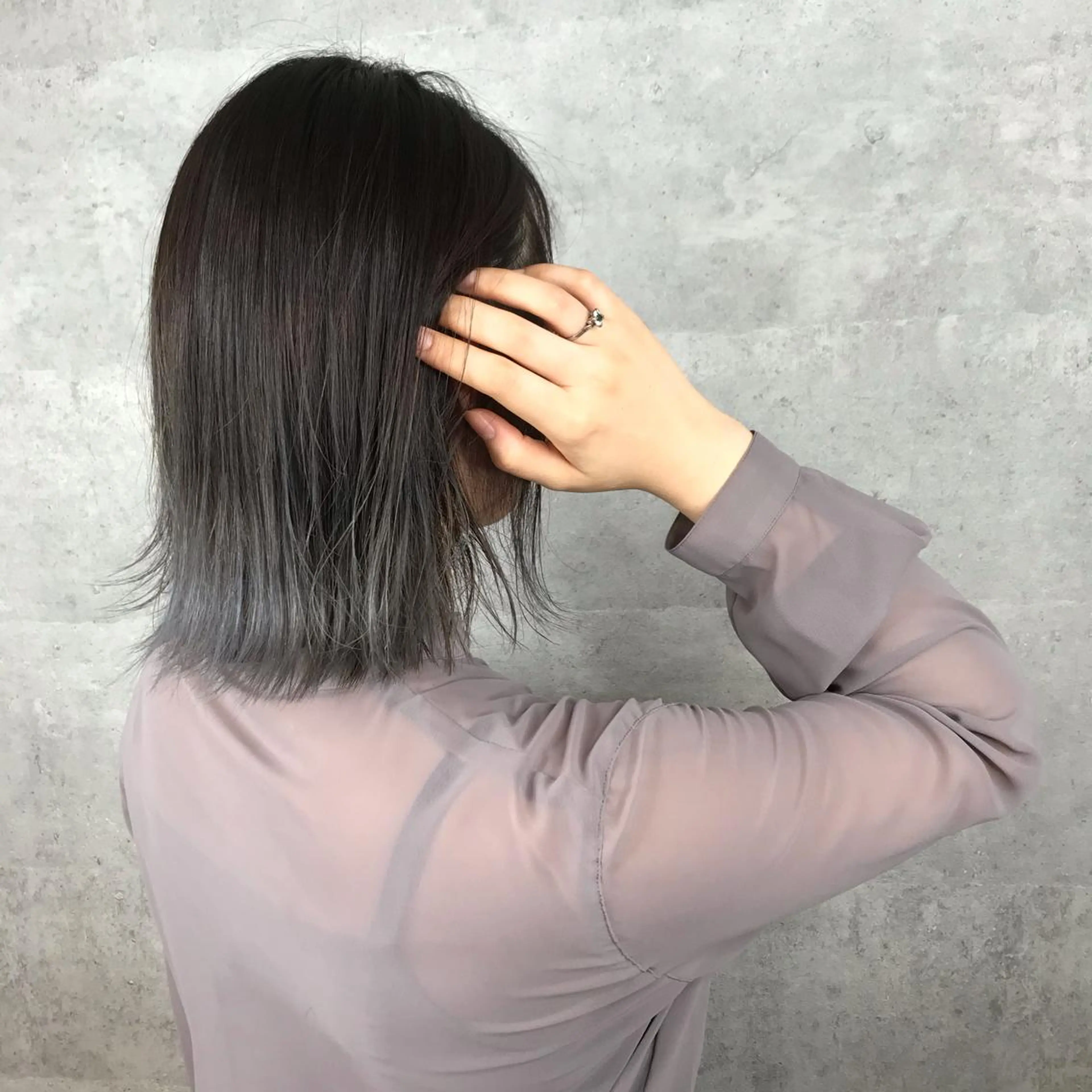 ミディアム カラー アンダーバーホワイト_WHITE所属・_WHITE芝本 賢吾【天王寺店】のヘアスタイル