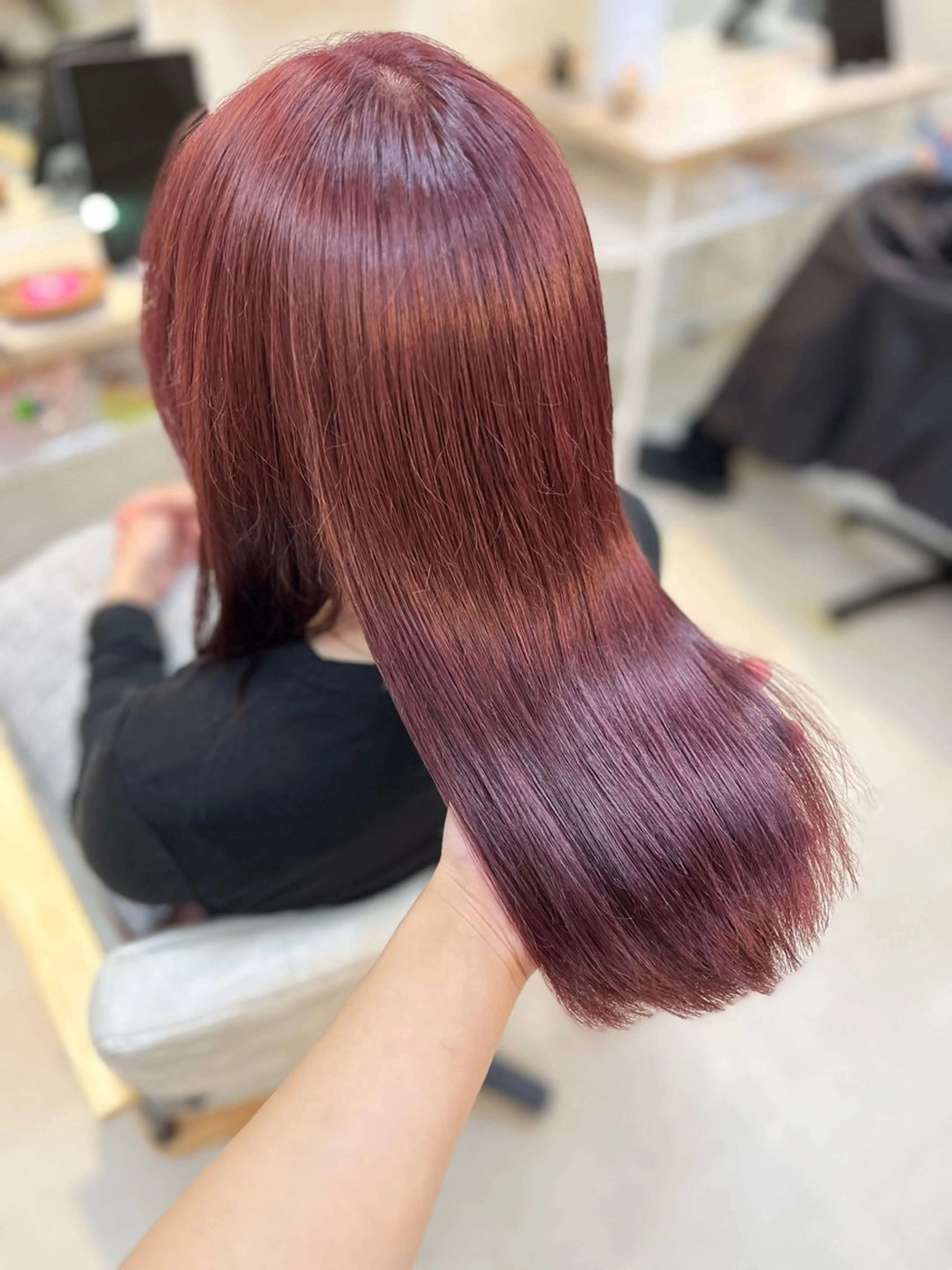 セミロング カラー Lamp 柏 山口 か乃 ブリーチカラーのヘアスタイル