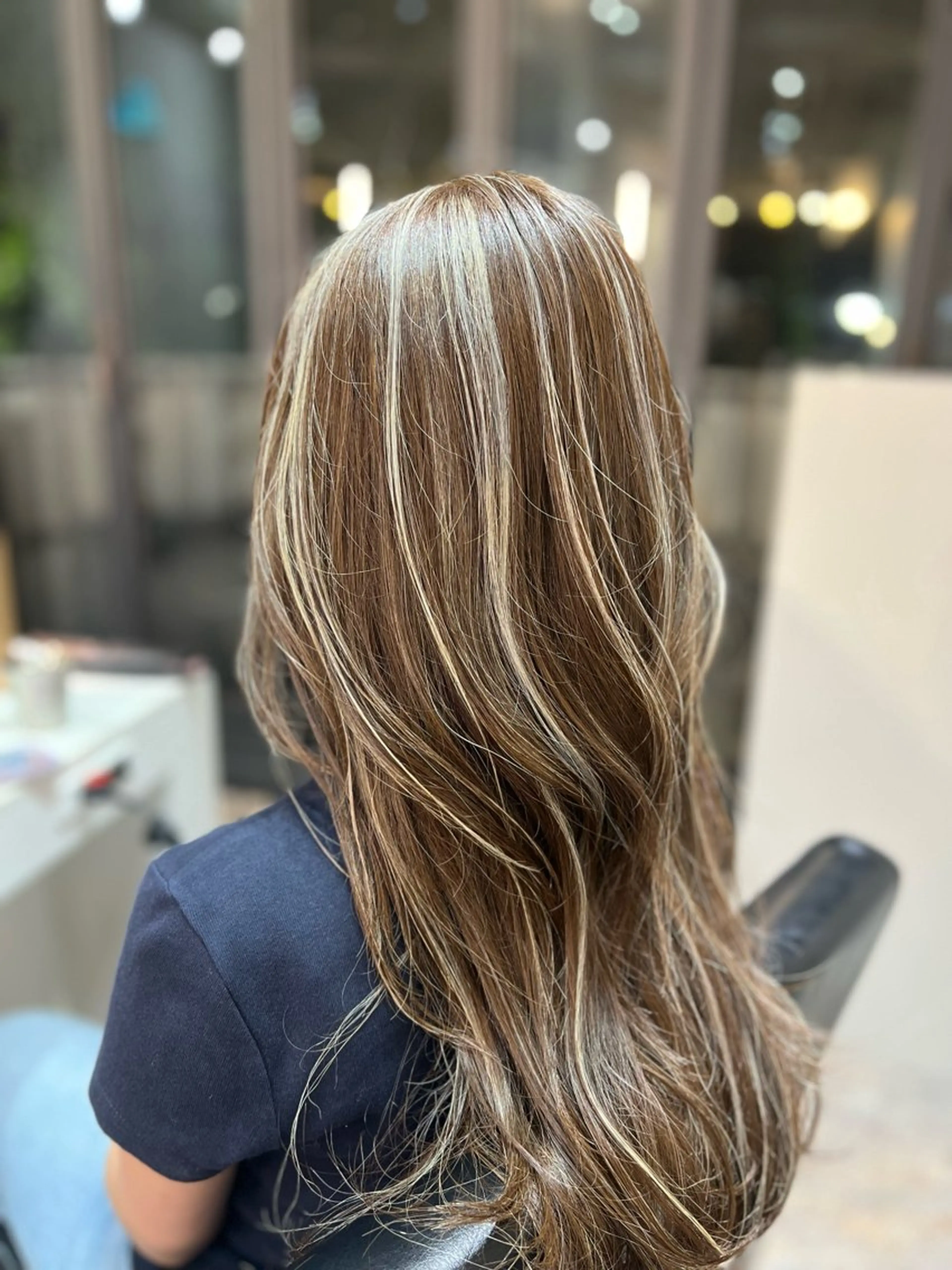 ミディアム カラー カット ヘアカラー トリートメント ハイライト白髪ぼかし 暖色ゆうき渋谷のヘアスタイル