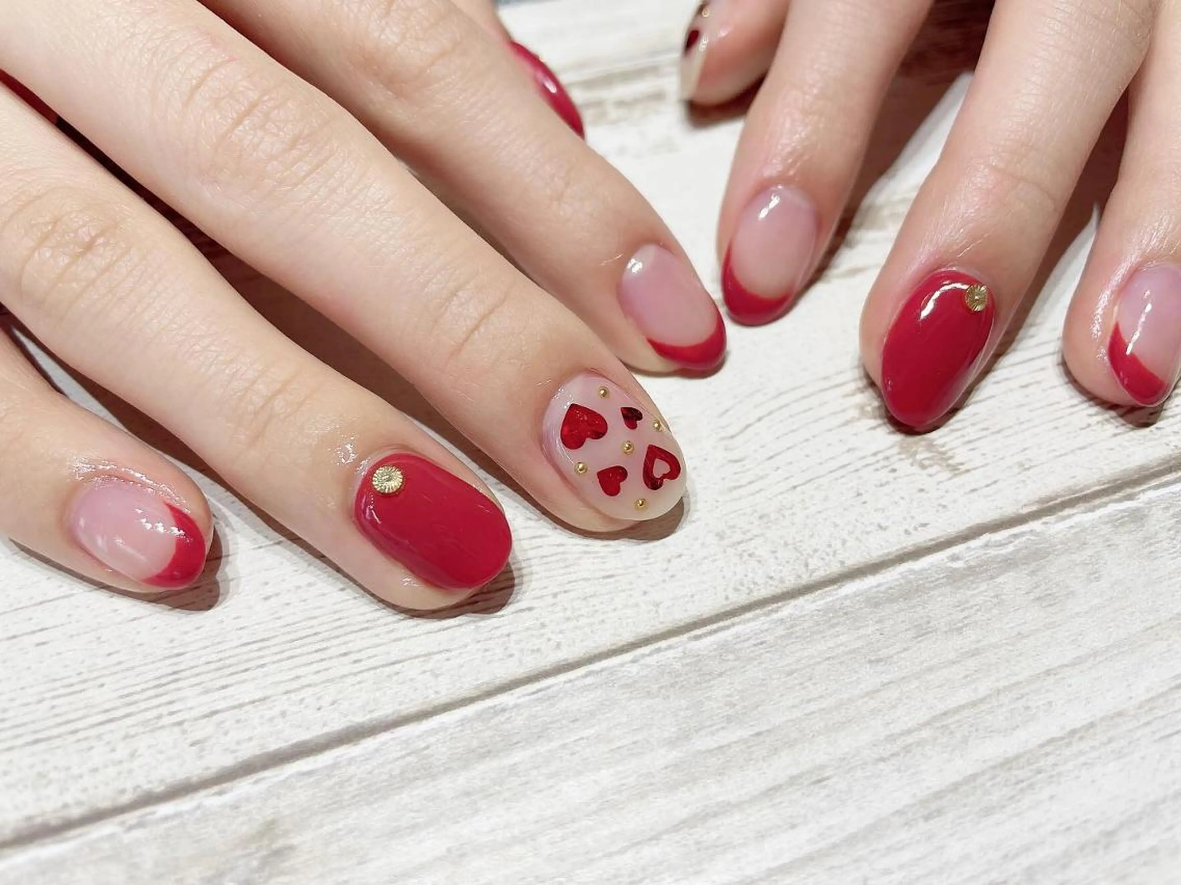 ネイル マツエク・マツパ まつげパーマ ボリュームラッシュ ジェルネイル ニュアンスネイル パラジェル 髙橋 敦子のネイルデザイン