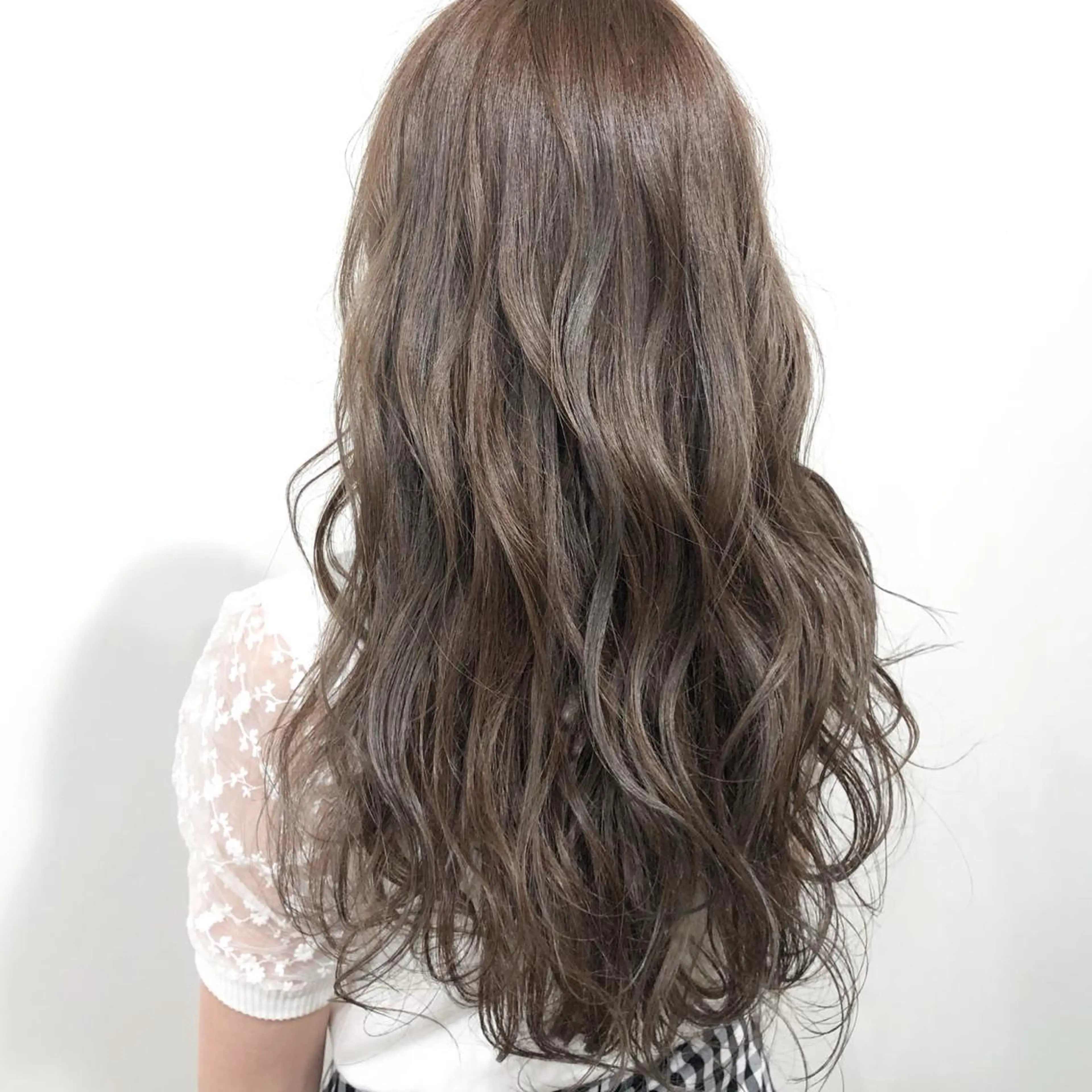 ロング タカハシ ユウキのヘアスタイル