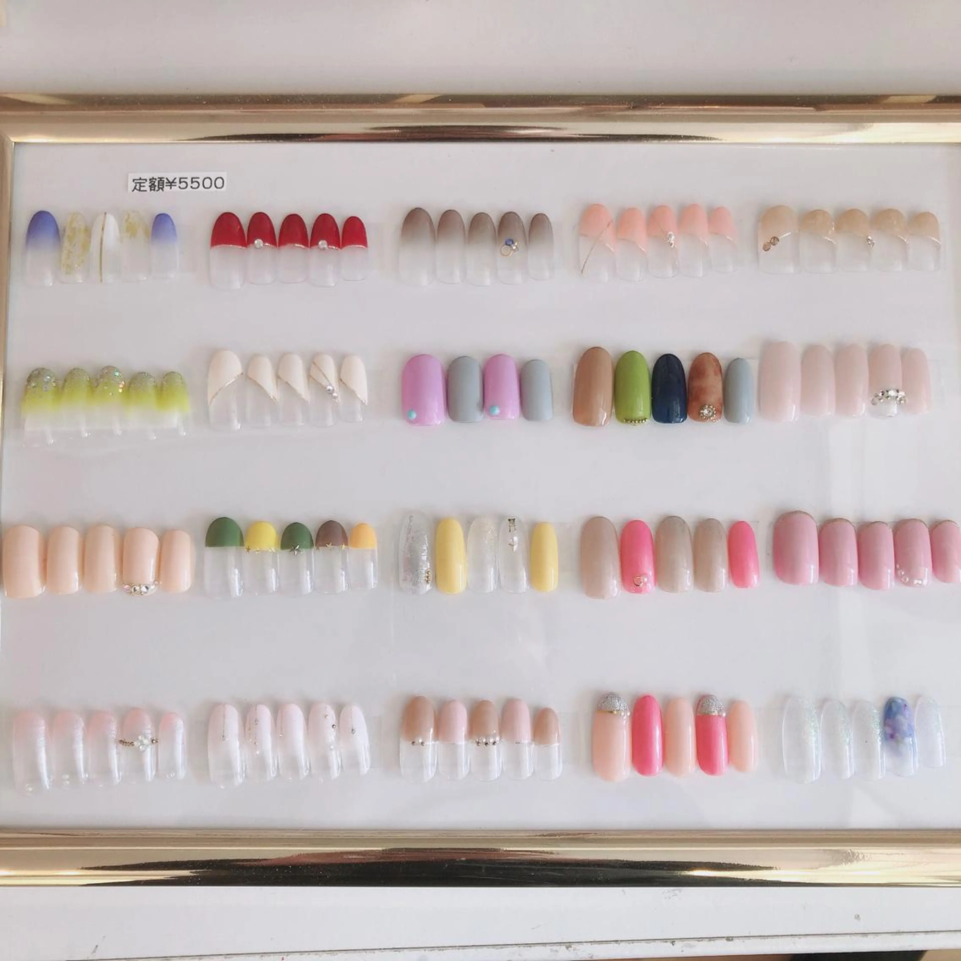 ネイル アートネイル フットネイル ワンカラーネイル 春ネイル Viva!tip所属・Viva!tip ビバティップネイルのネイルデザイン