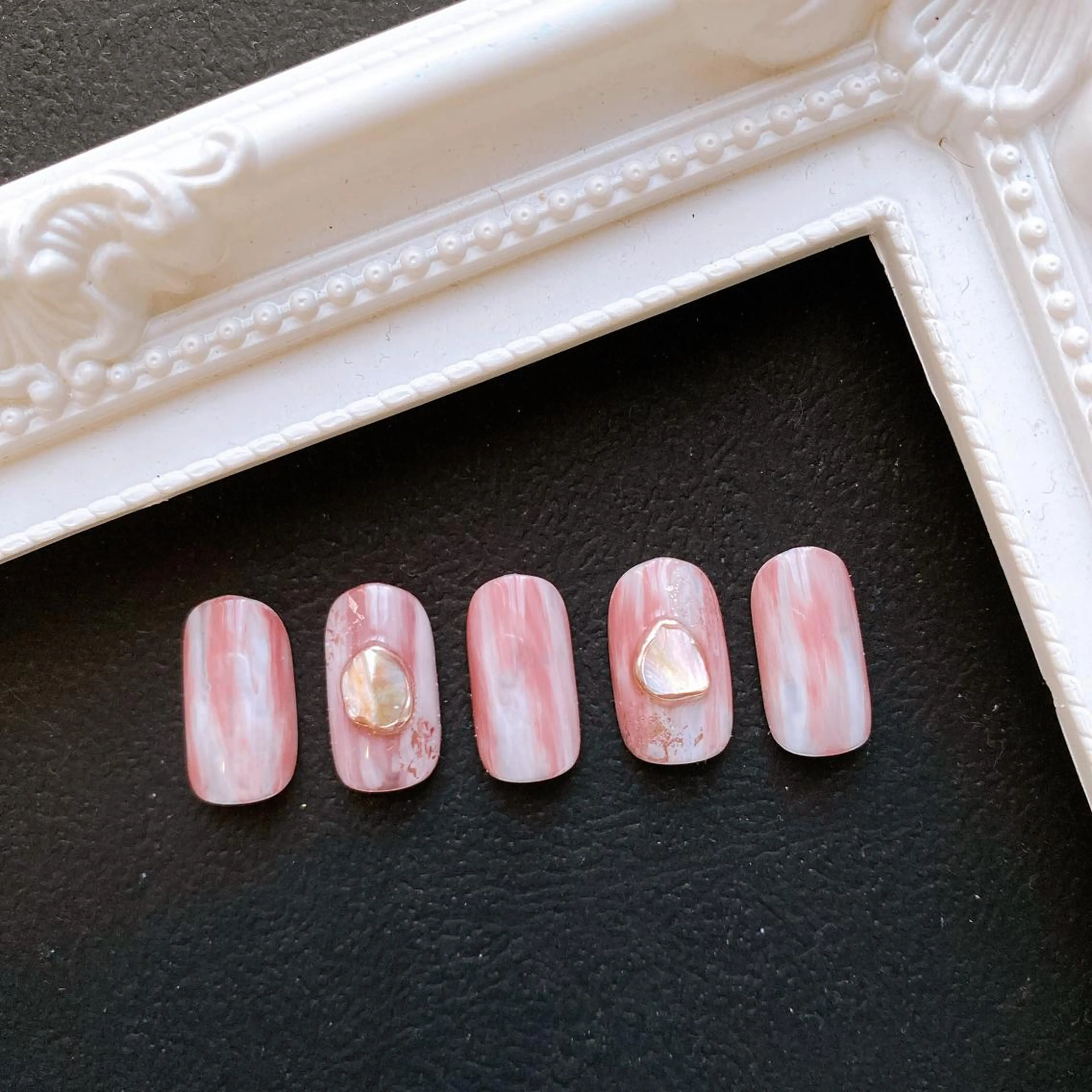 ネイル マツエク・マツパ カラーマツエク マグネットネイル ミラーネイル ニュアンスネイル オレンジ nailist SAYAのネイルデザイン