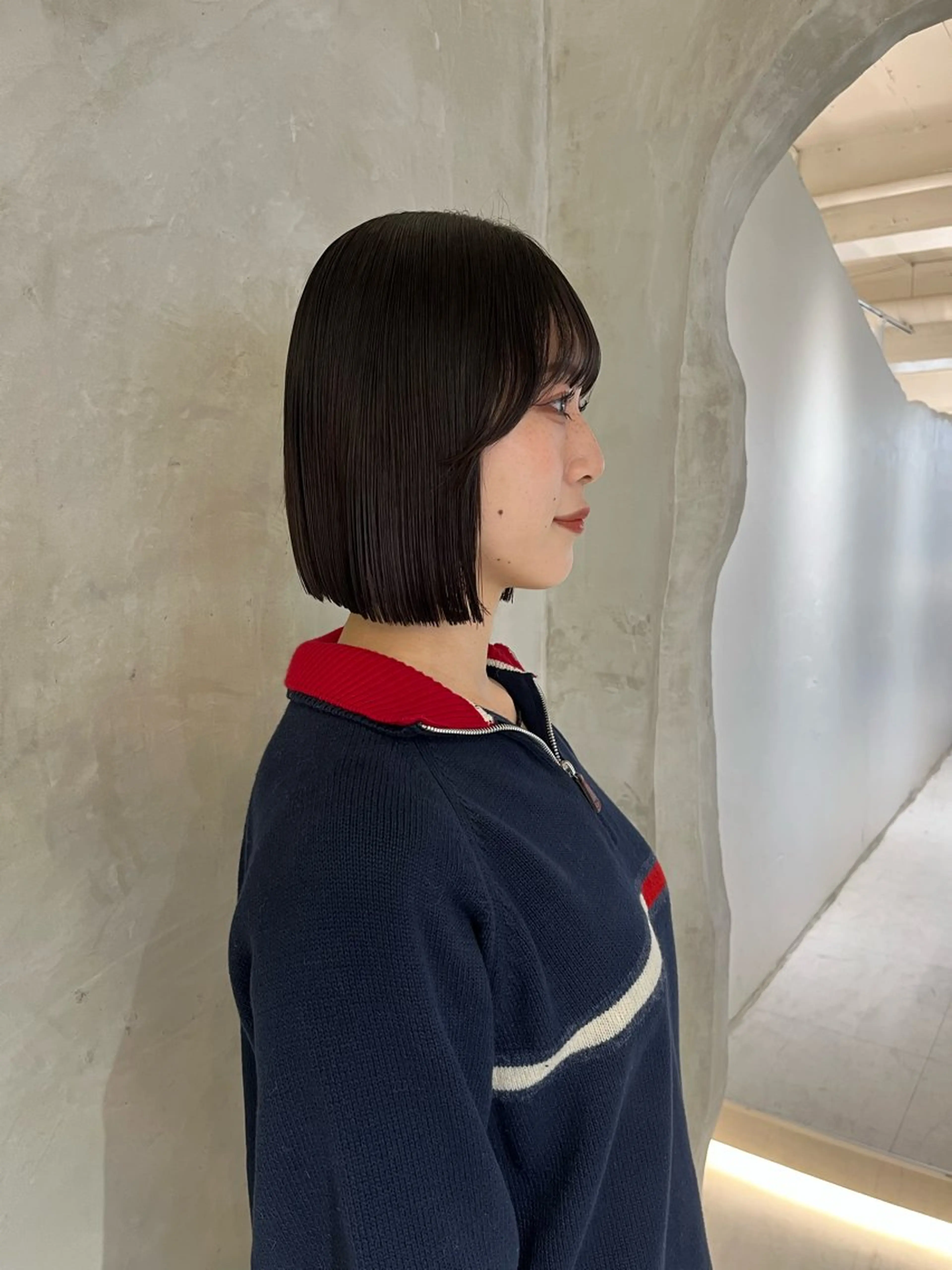 ミディアム カット トリートメント effect横浜所属・切りっぱなしボブ/ 艶カラー/綾莉のヘアスタイル