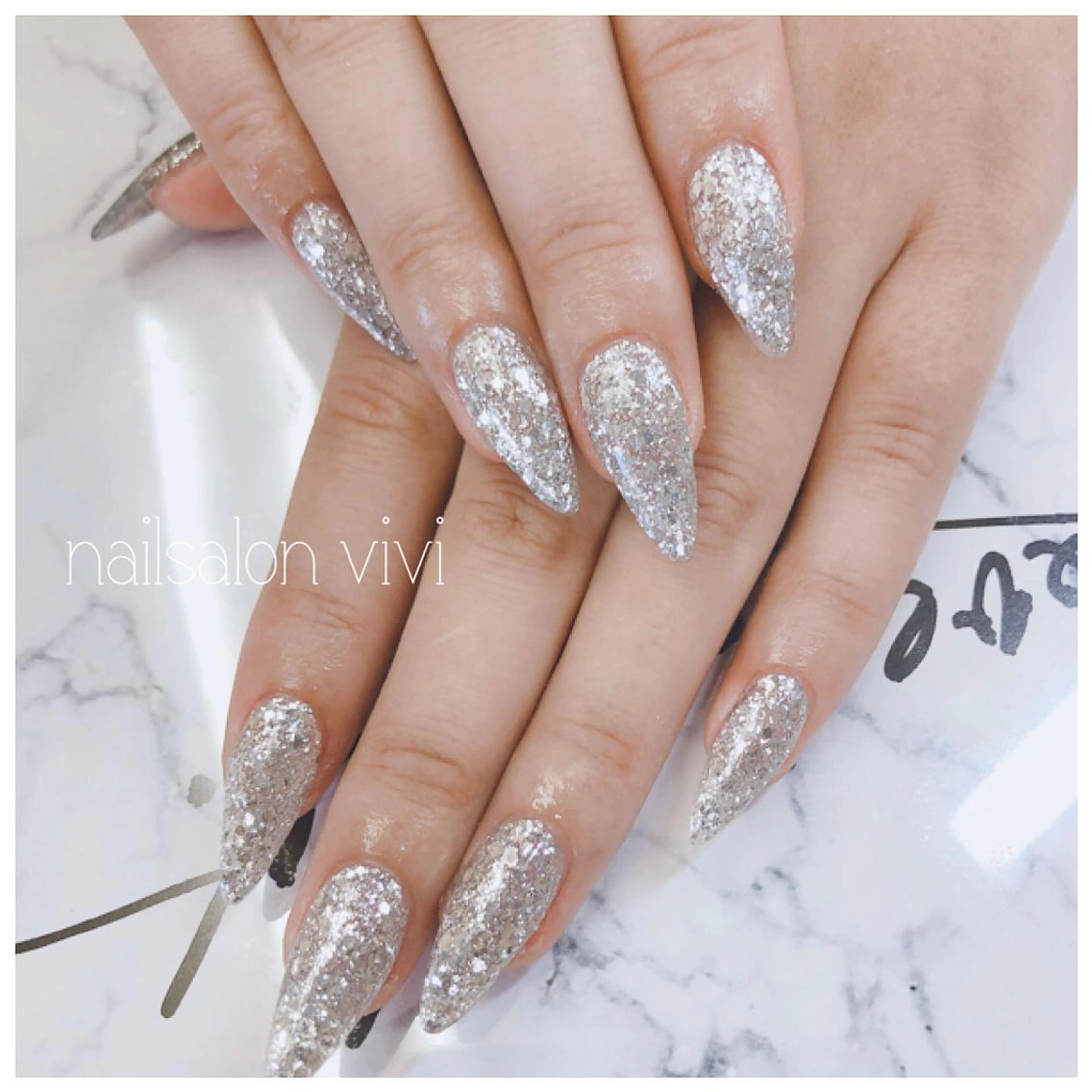 ネイル ＶＩＶＩ nailsalonのネイルデザイン
