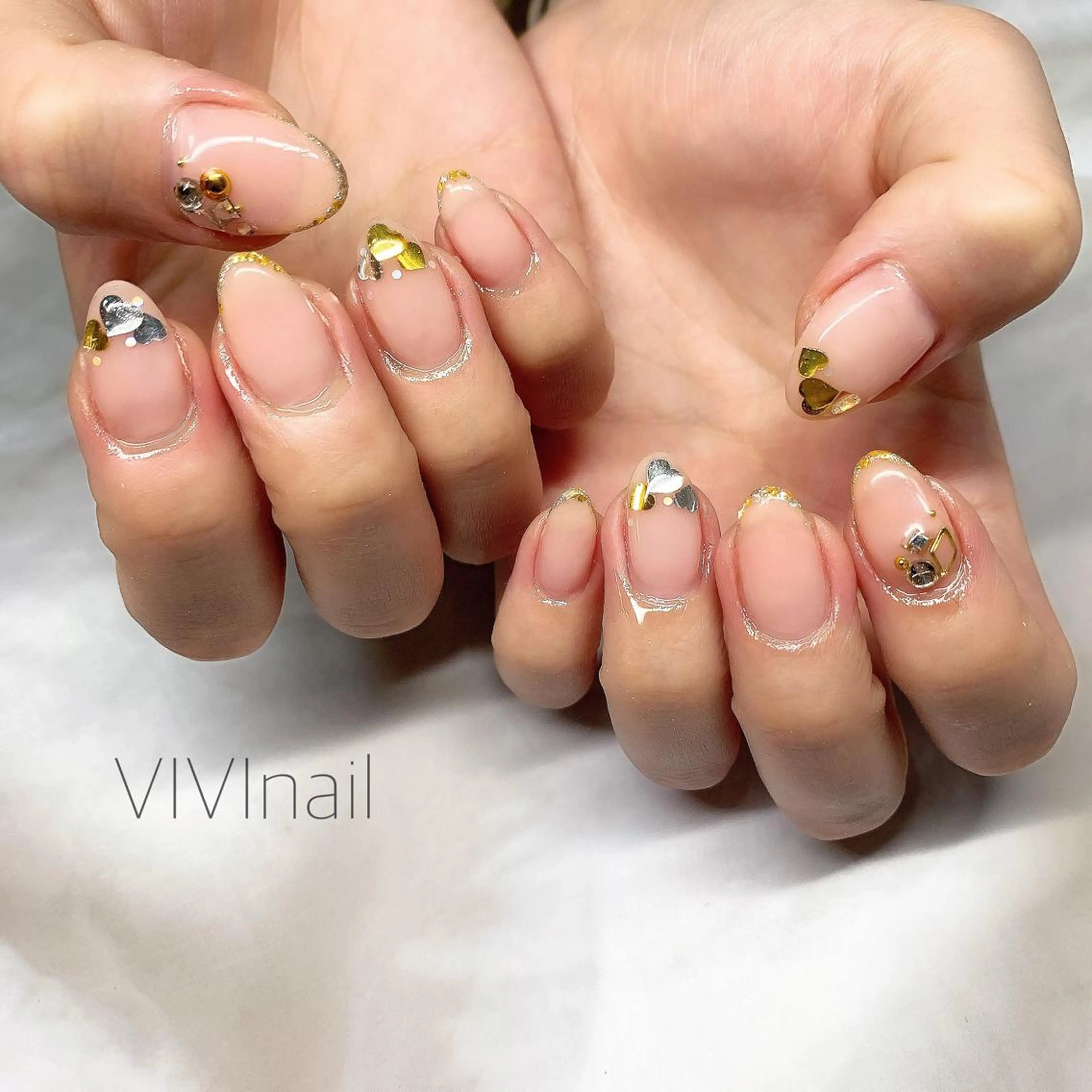ネイル フレンチネイル ゴールド ハート シルバー ハンドネイル vivi nailのネイルデザイン