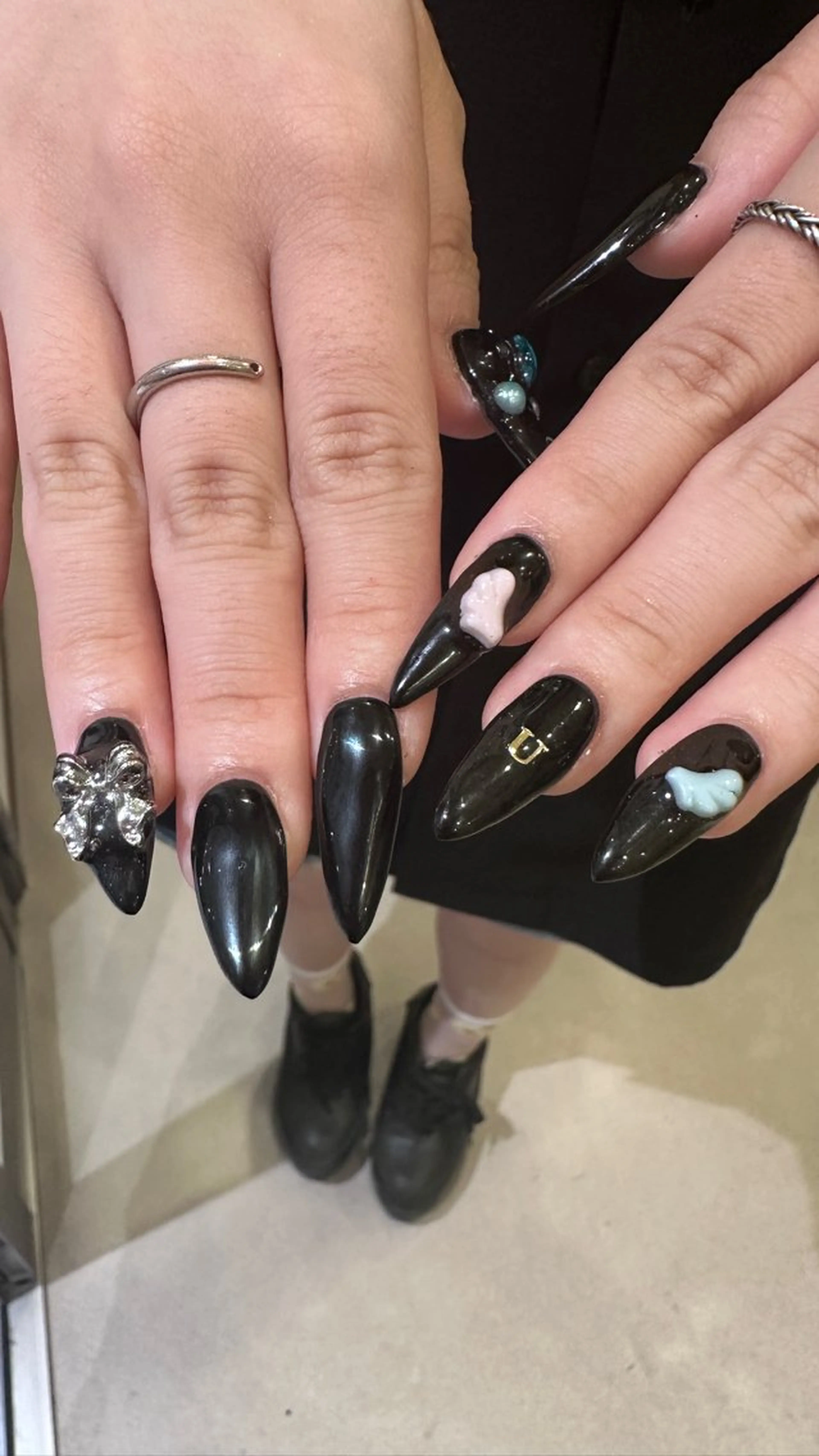 ネイル ハンドネイル 👽個性派ネイル🎀 komachiのヘアスタイル