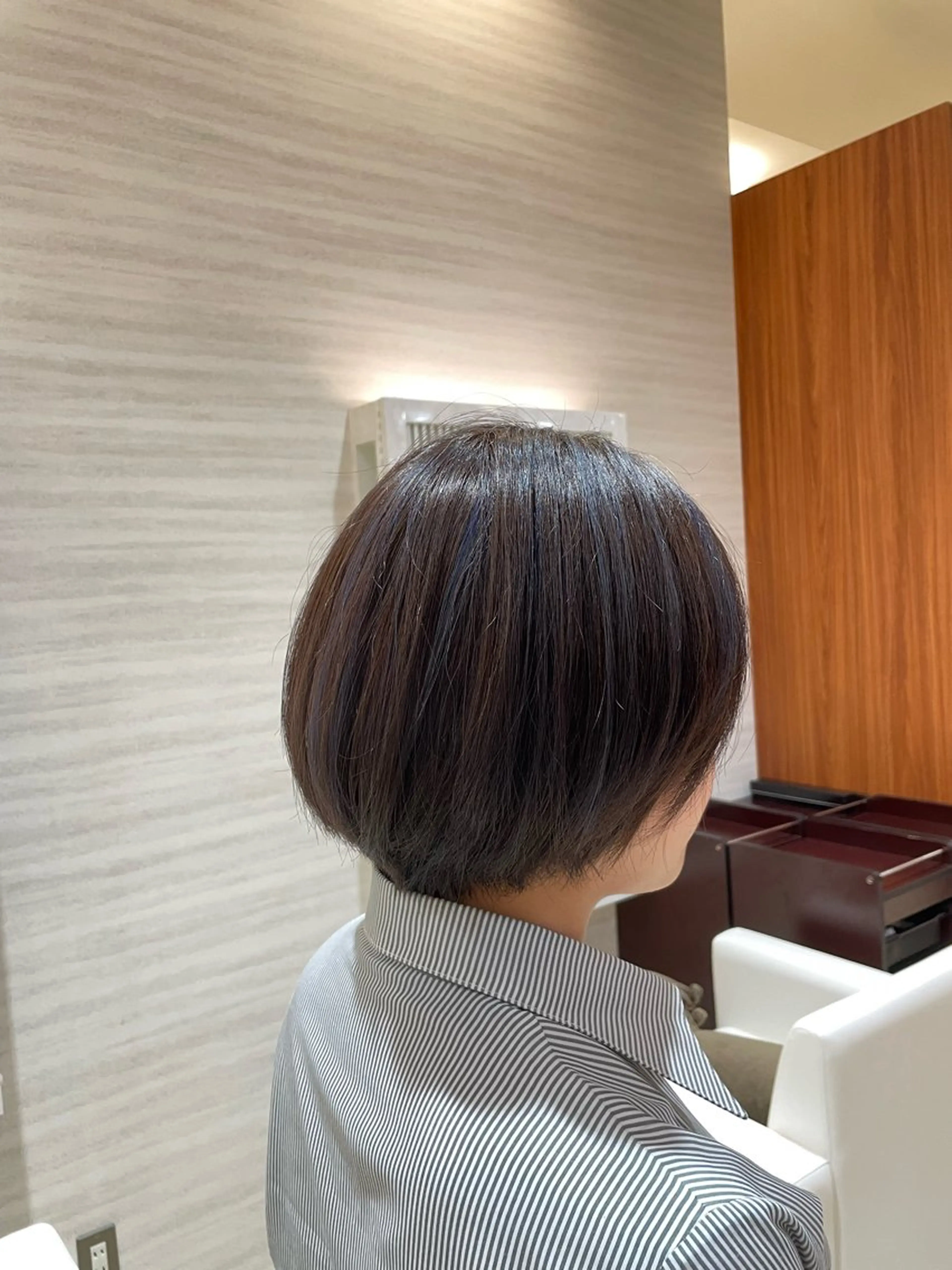 ショート ハイライト 脱白髪染め白髪ぼかし TERA(寺崎)のヘアスタイル