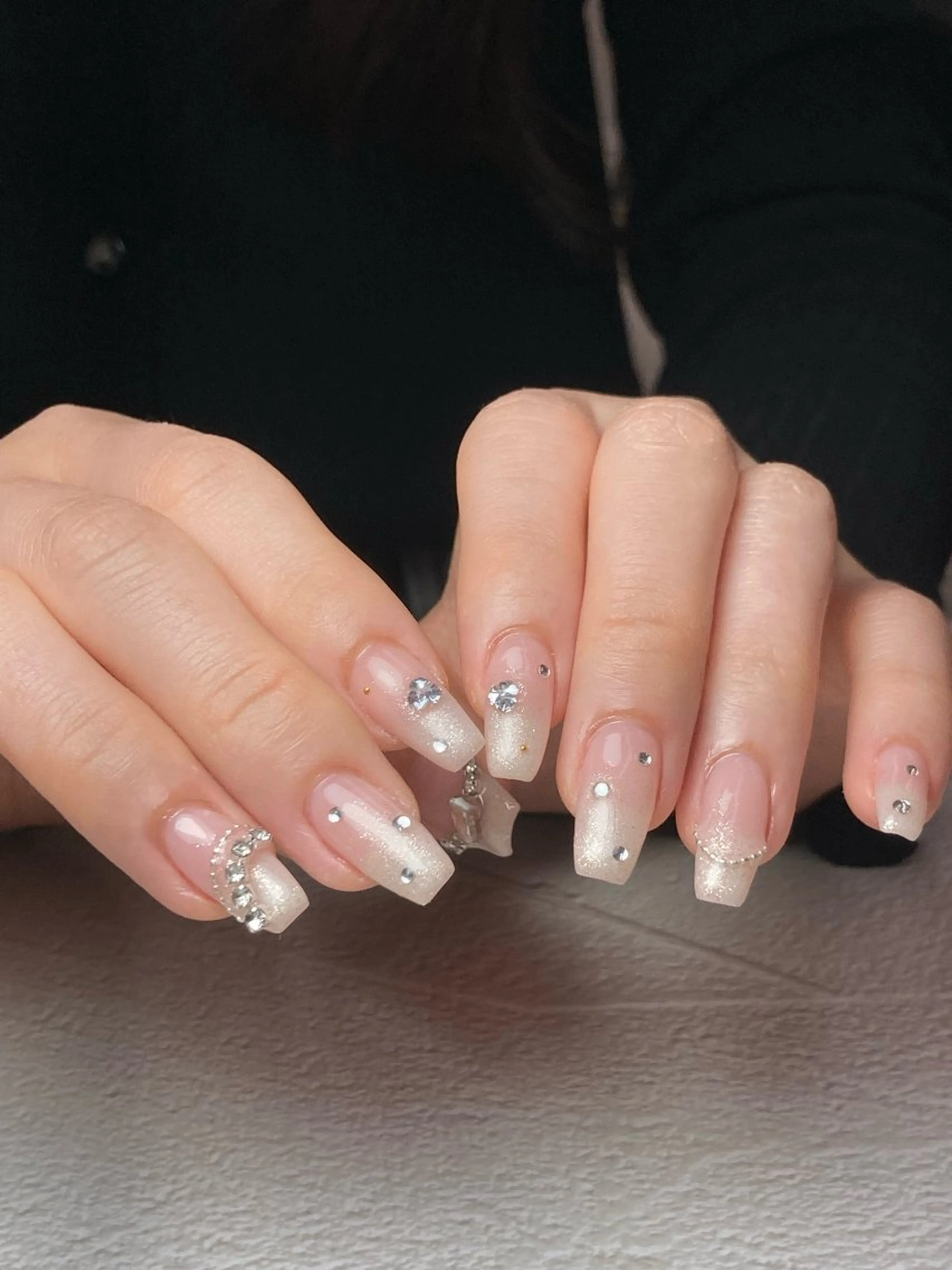 ネイル アートネイル チークネイル ジェルネイル ハート キラキラネイル ハンドネイル Nobody_ Karenのネイルデザイン