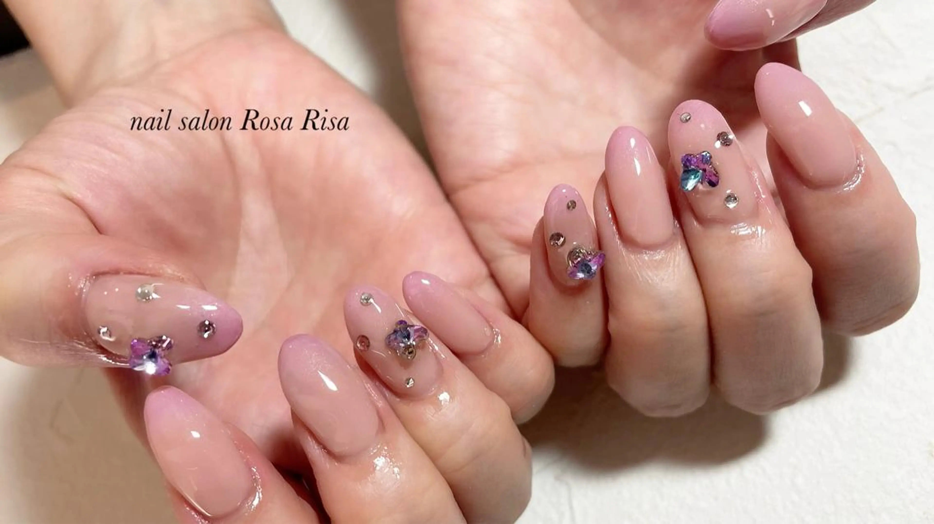 セミロング ネイル ハンドネイル ネイルスタジオ シェイクユアハンズのネイルデザイン