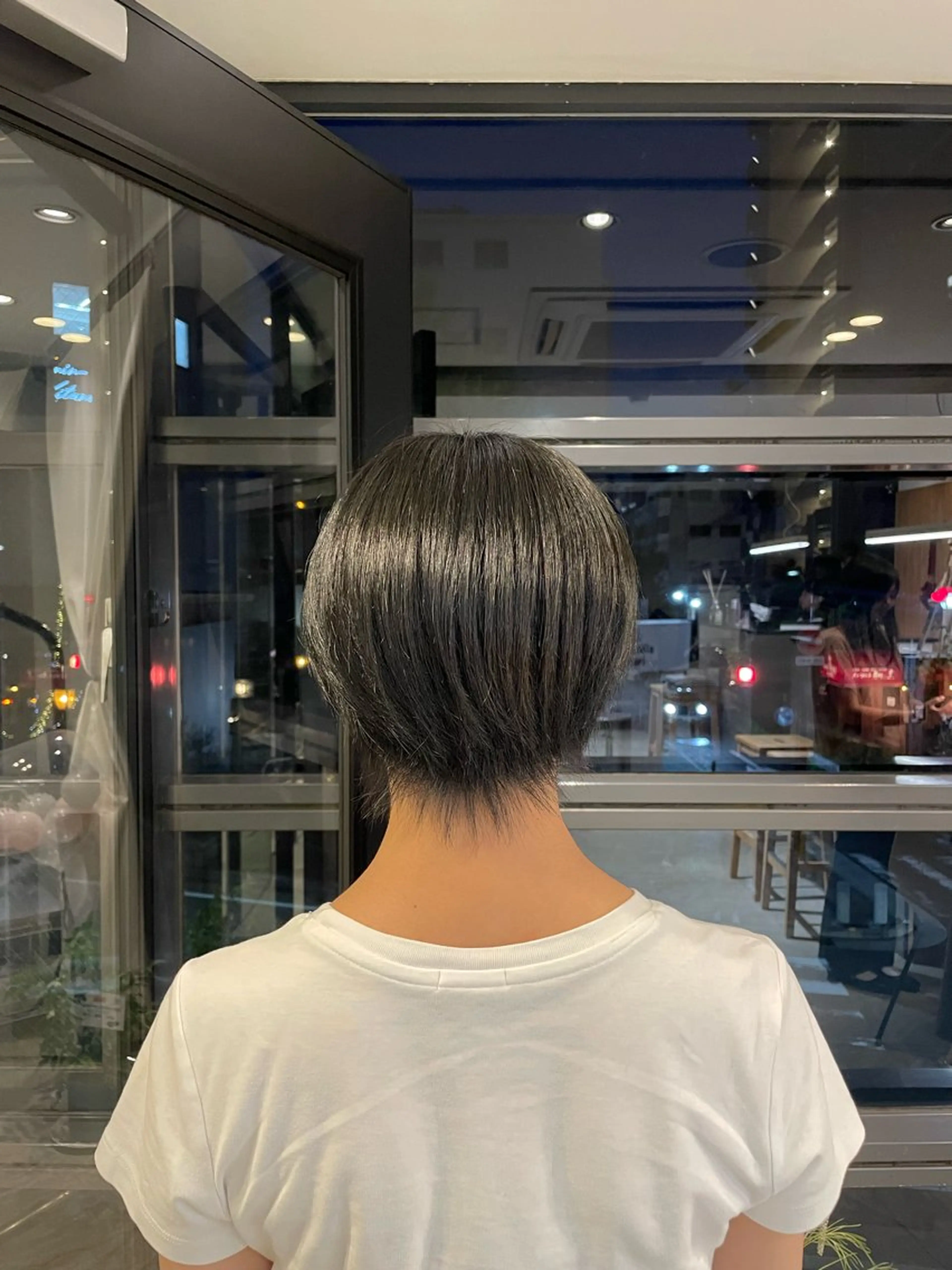 ショート カラー 頼金 愛海のヘアスタイル