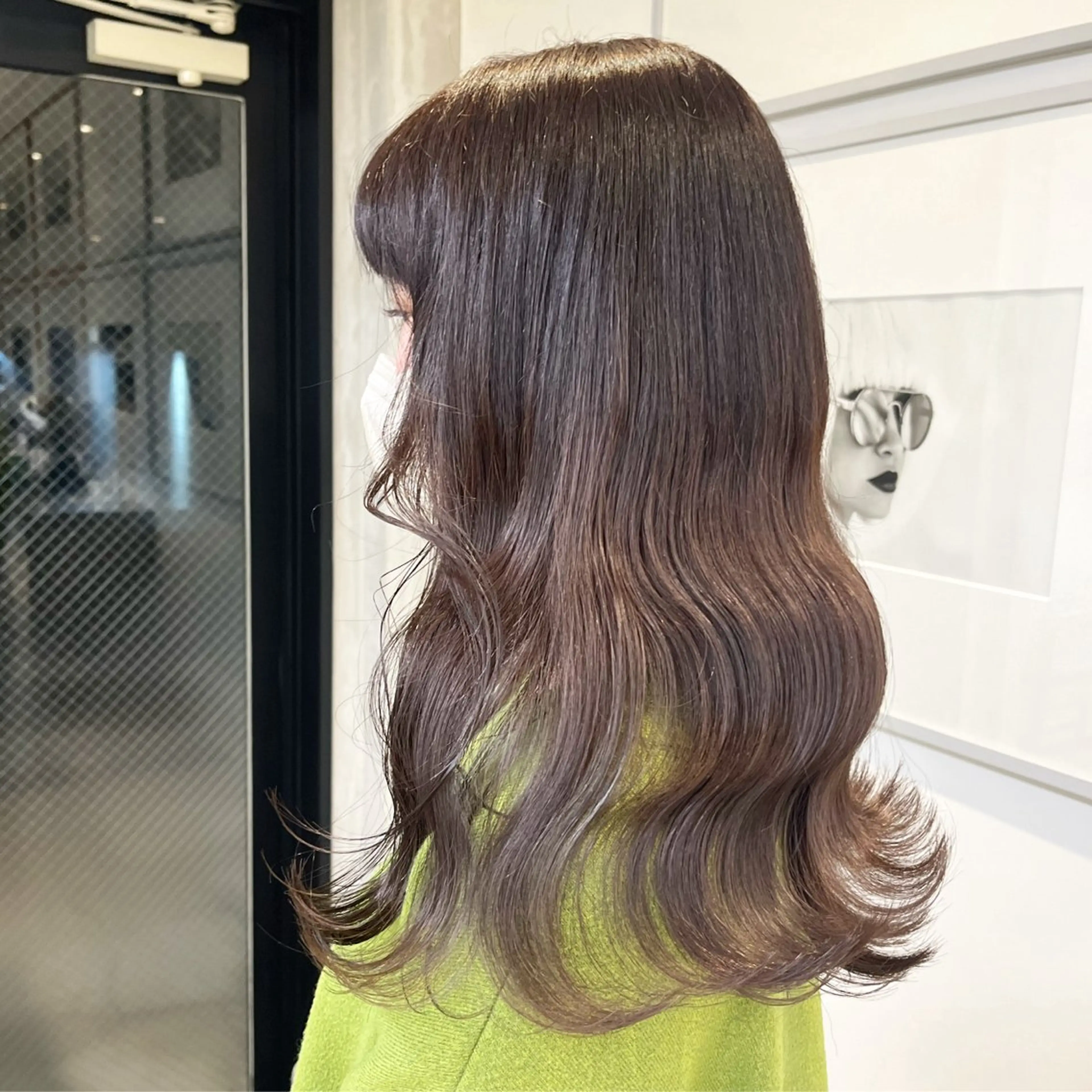 セミロング カラー ベージュカラー ブラウンカラー ショコラベージュ ショコラブラウン チョコレートブラウン カット ヘアカラー トリートメント ヘッドスパ ヘアセット カジュアルを女っぽく 𝗮𝘆𝗮𝗰𝗼のヘアスタイル