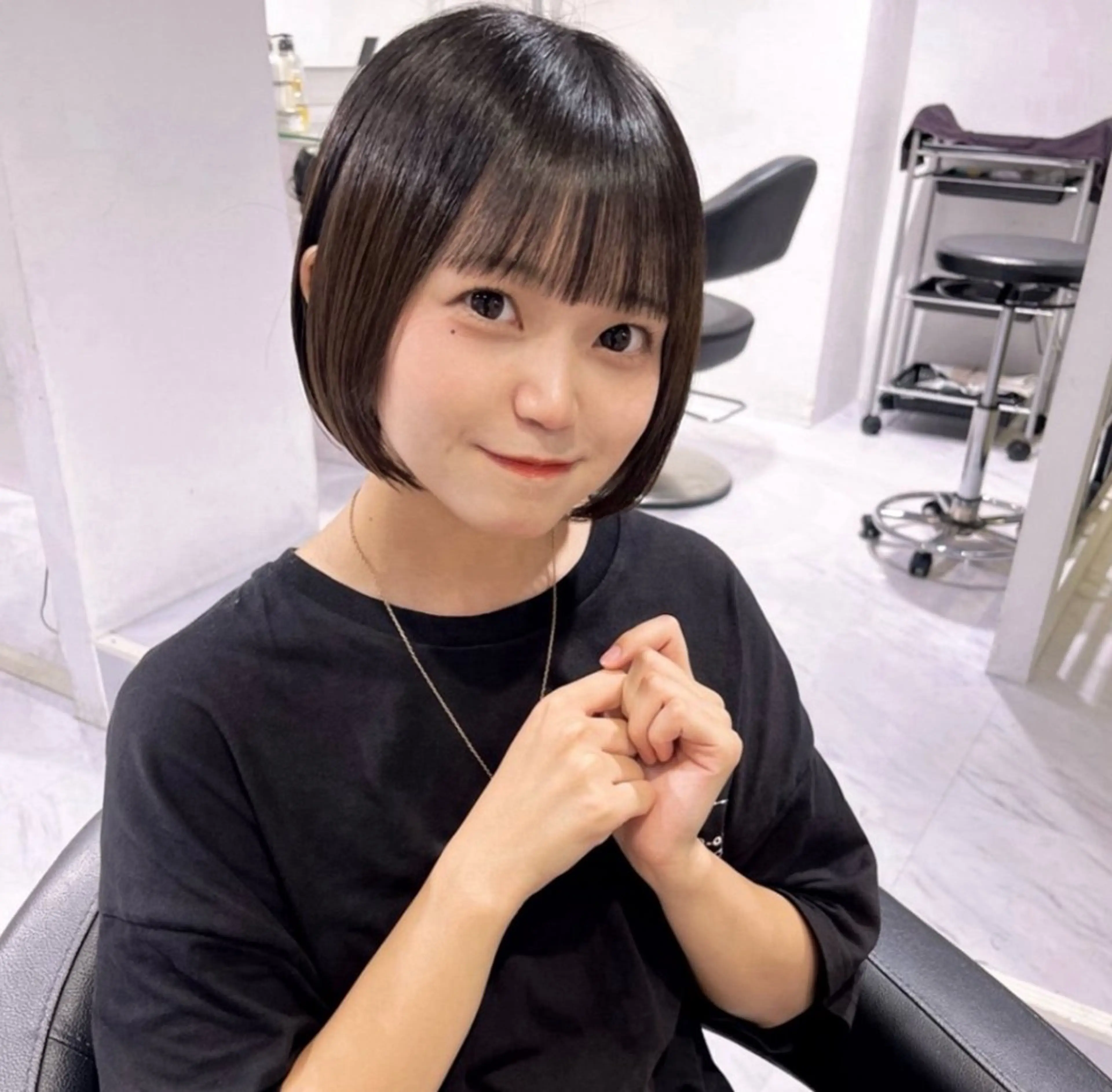 ミディアム 🫧うる艶トレンド 🫧透明感カラーのヘアスタイル