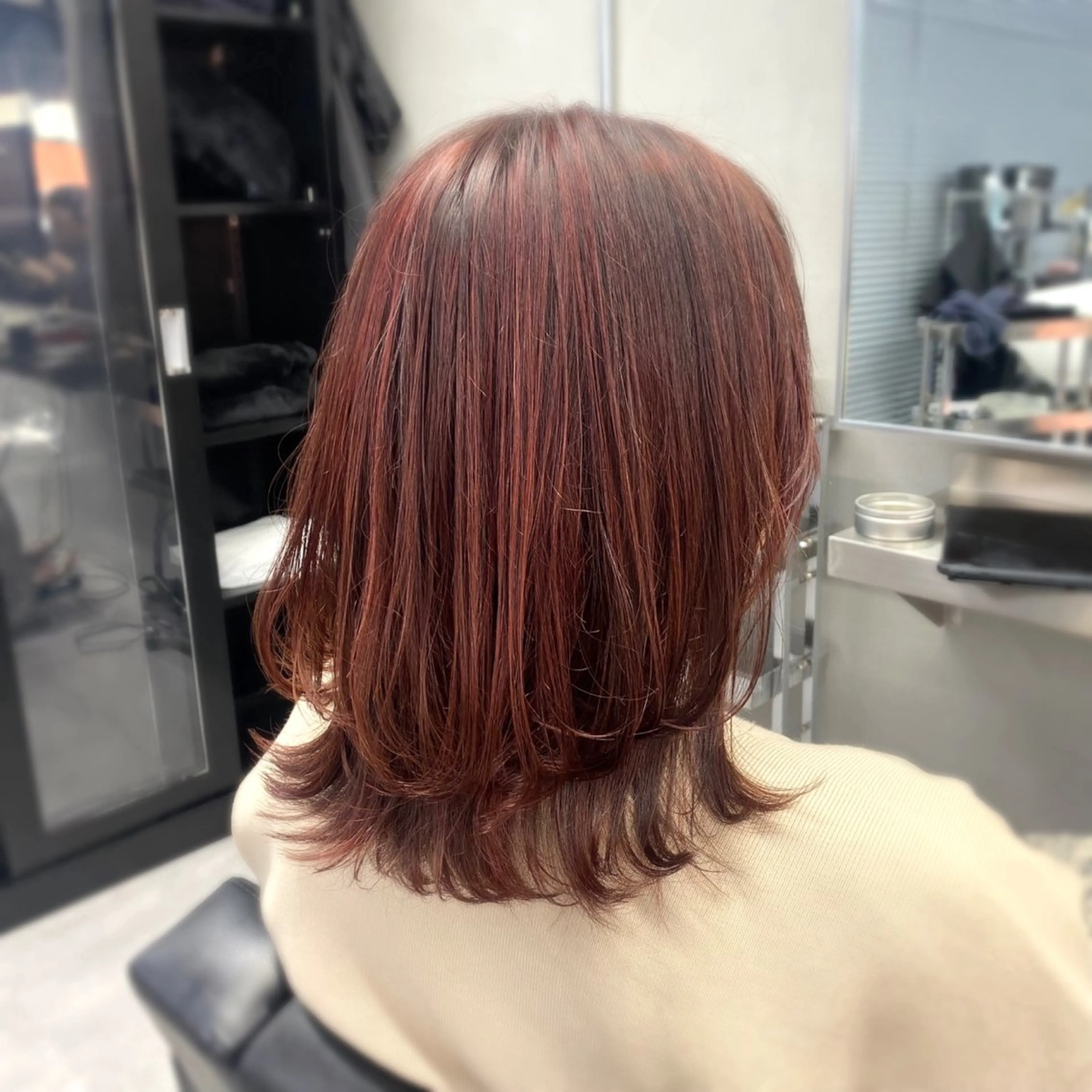 ミディアム ピンクブラウン ハイライト 艶髪/縮毛矯正 🫧辻野海羽のヘアスタイル