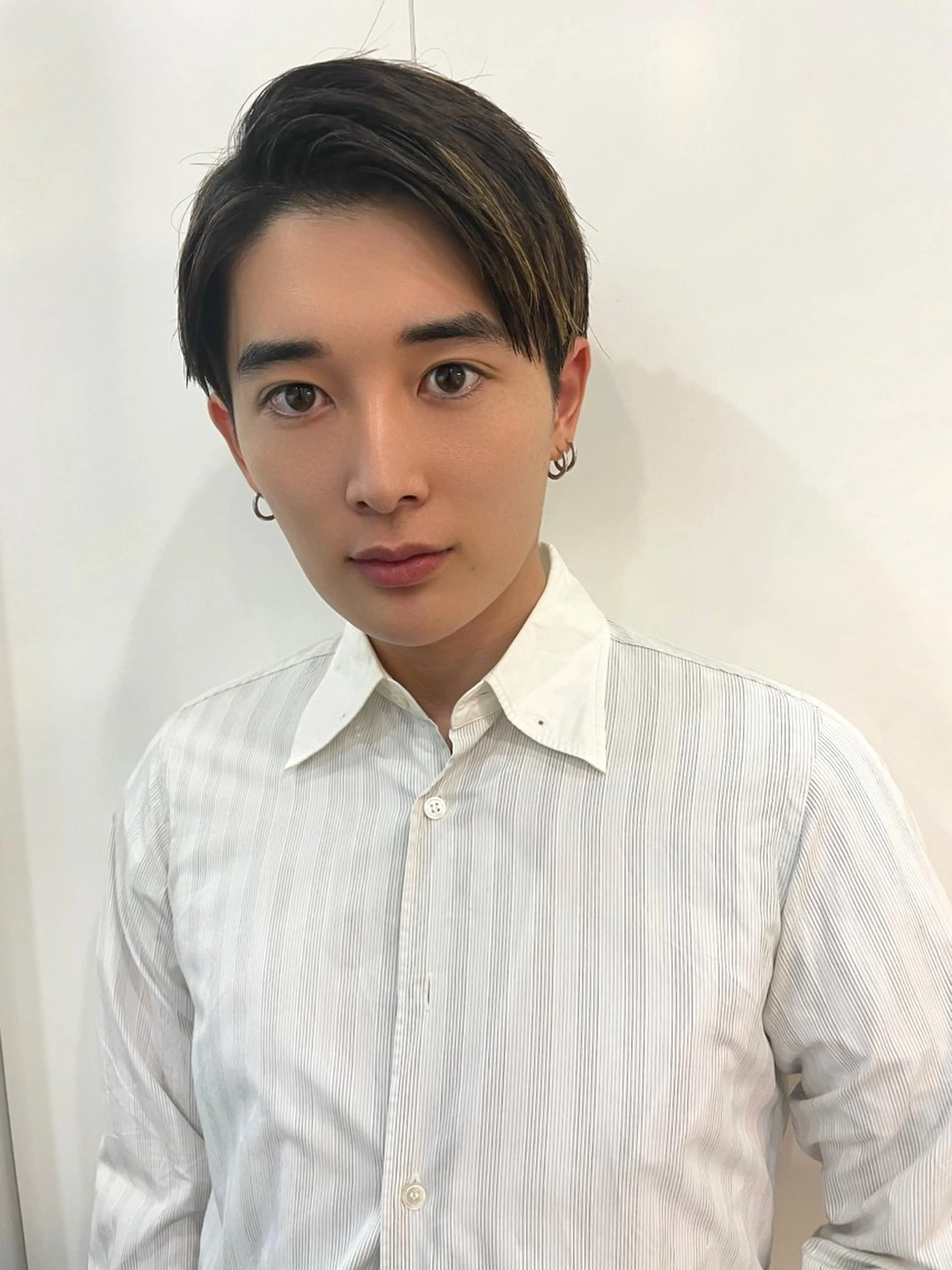 メンズ センターパート コンマヘア カルマパーマ メンズパーマ カット 結べるレイヤーボブ くびれLady表参道のヘアスタイル