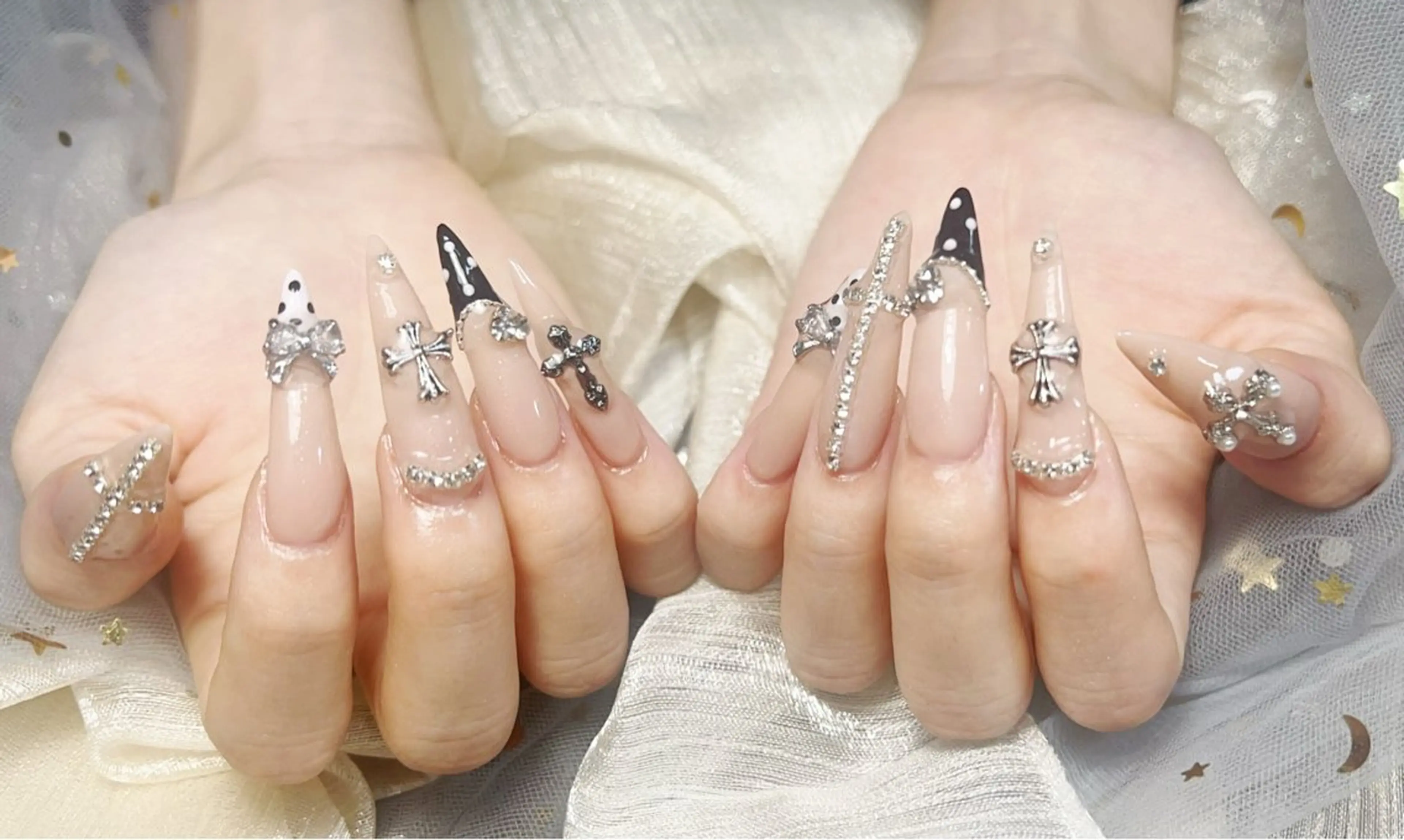 ネイル W•mai nail salon所属・石井 みなみのネイルデザイン