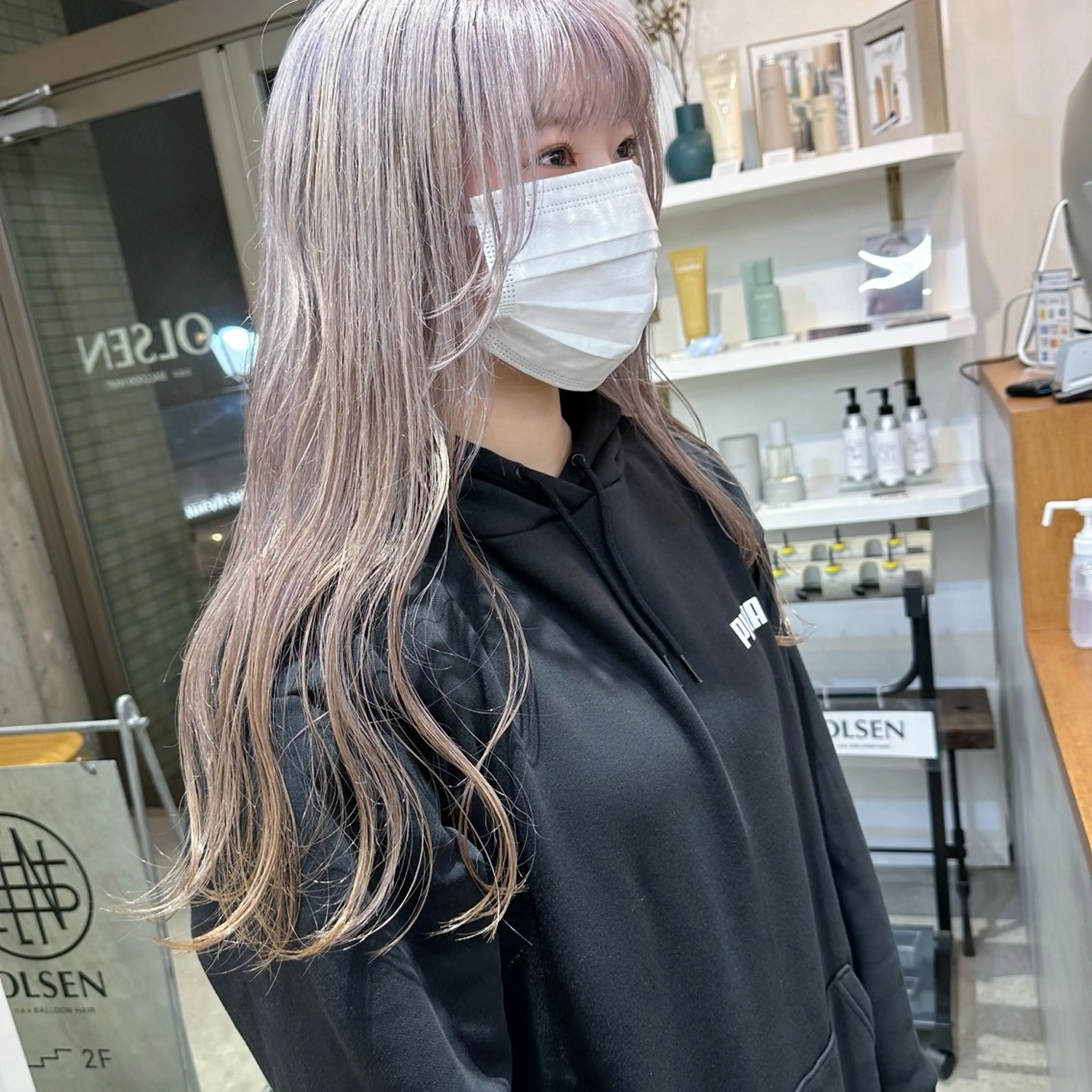 ロング カラー ブロンド ピンクカラー OLSEN D.B.A BALLOON HAIR所属・さとう あやかのヘアスタイル