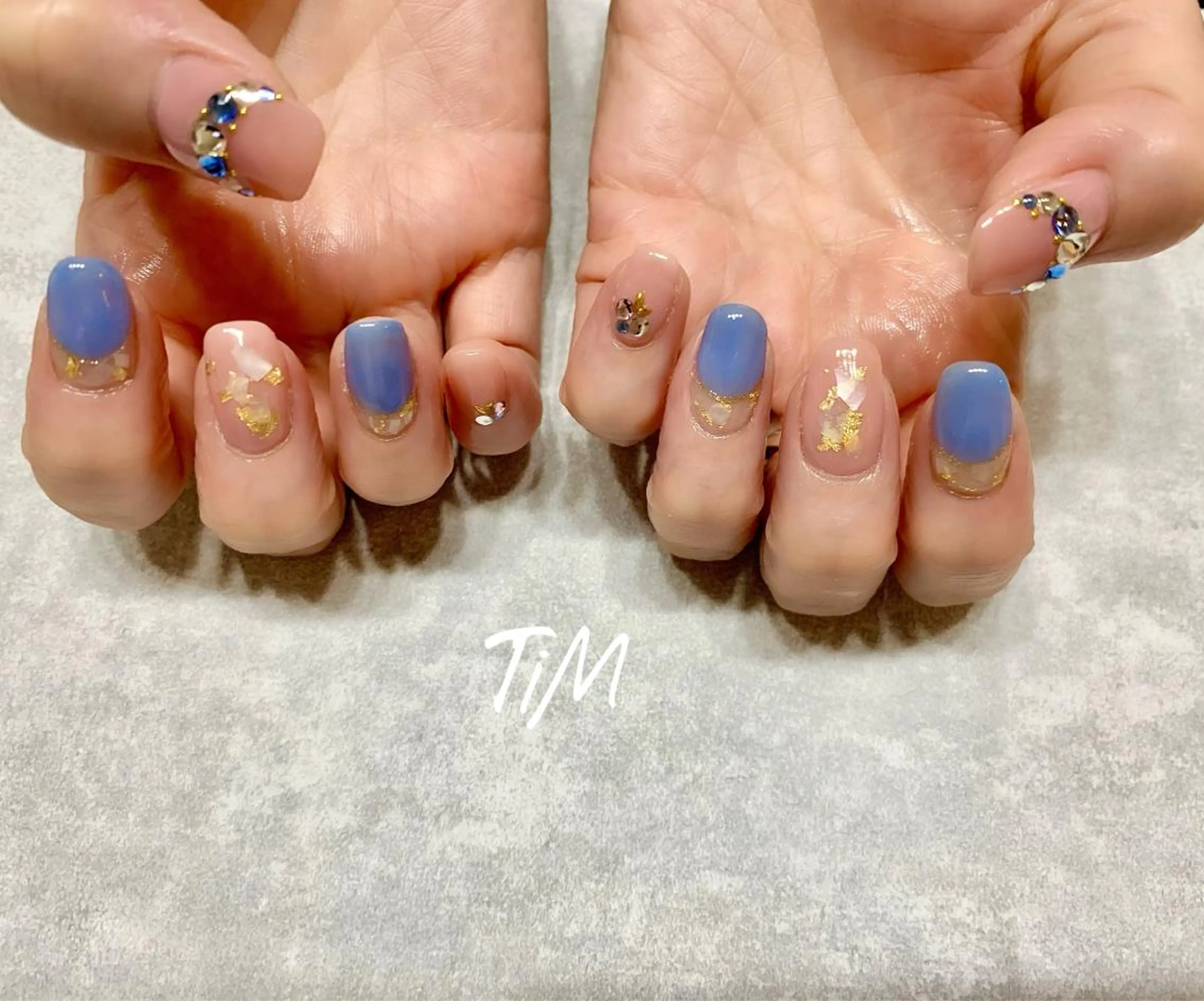 ショート ネイル ゴールド Beauty Studio TiM所属・TiM【ティム】 近鉄八尾店のネイルデザイン