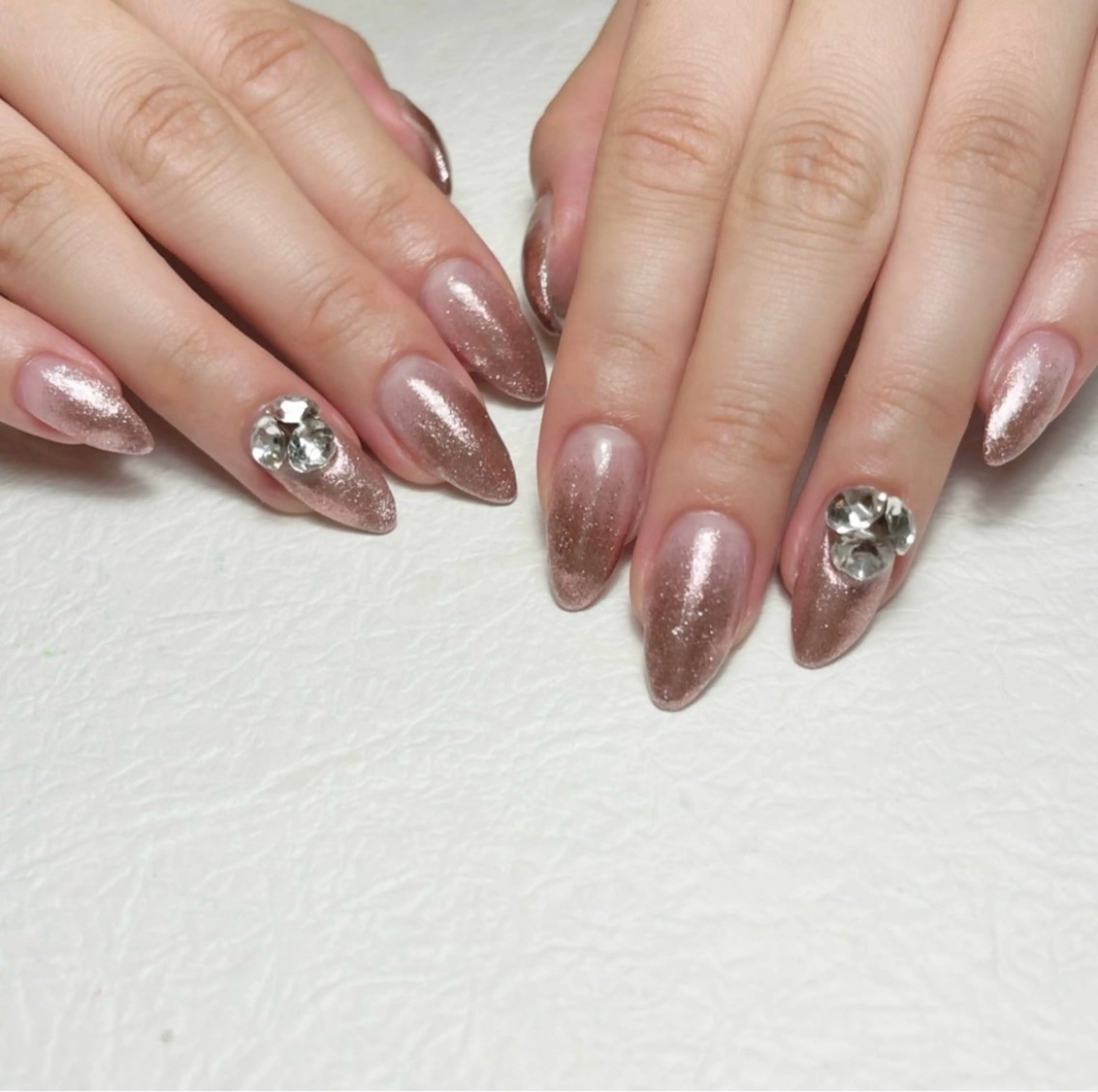 ネイル グラデーション ラメ(グリッター) ラメグラデーション ハンドネイル m. akiのネイルデザイン