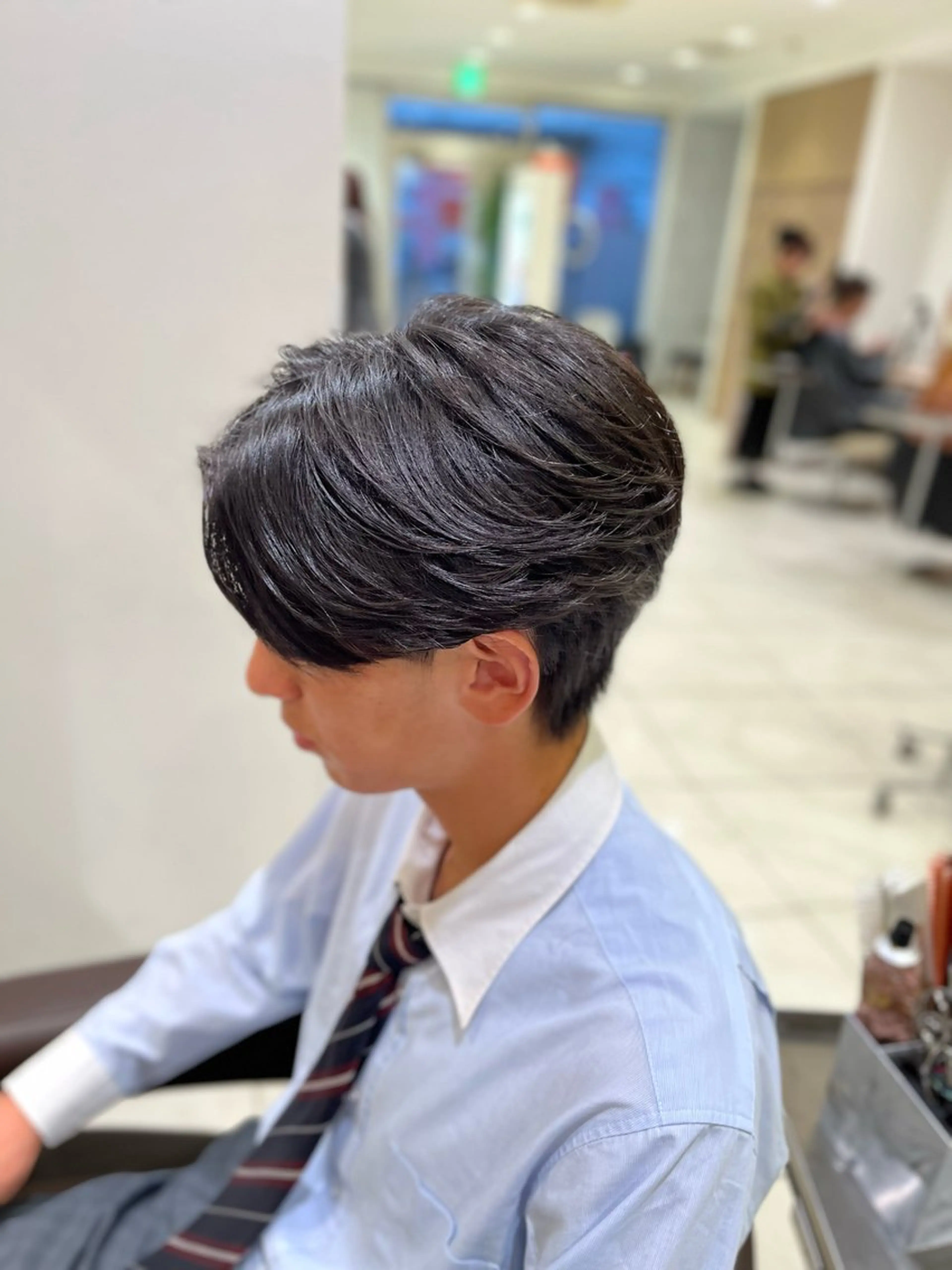 パーマ メンズ カット パーマ トリートメント ヘアセット 【メンズパーマ✨️ フェザーパーマ】岩城のヘアスタイル