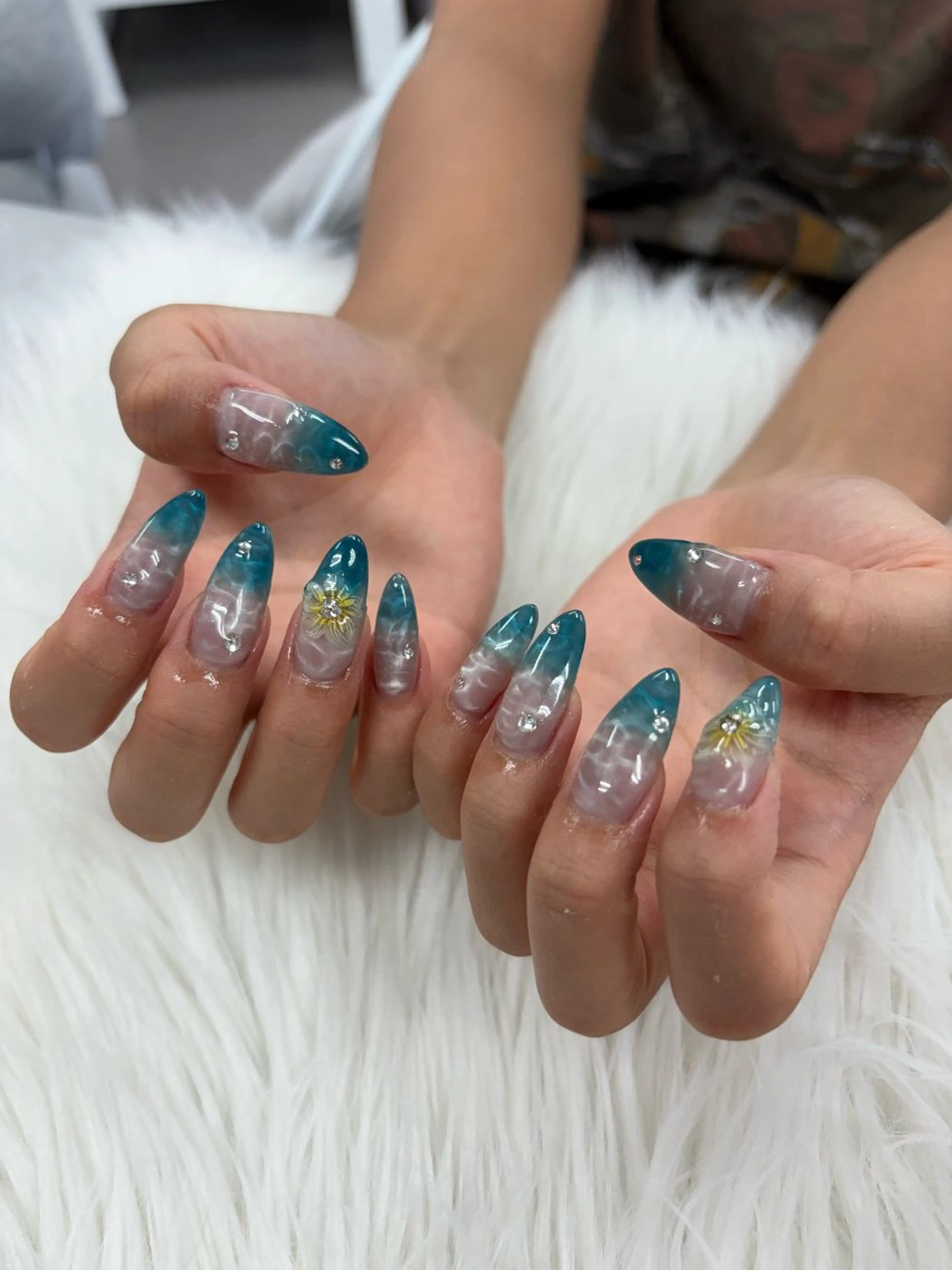 ネイル ハンドネイル SHION のネイルデザイン