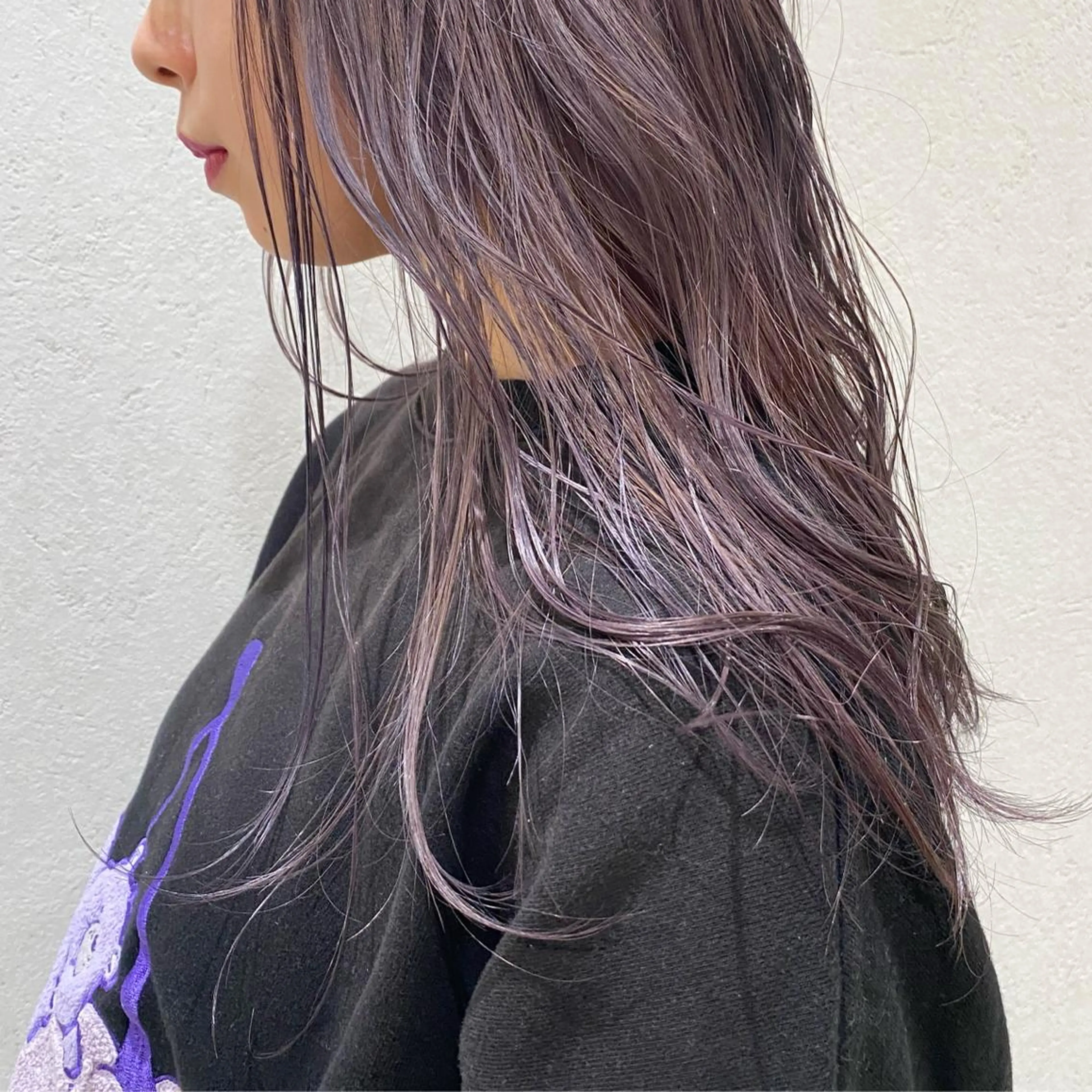 セミロング カラー パープルカラー パーマ指名No1 /namiのヘアスタイル